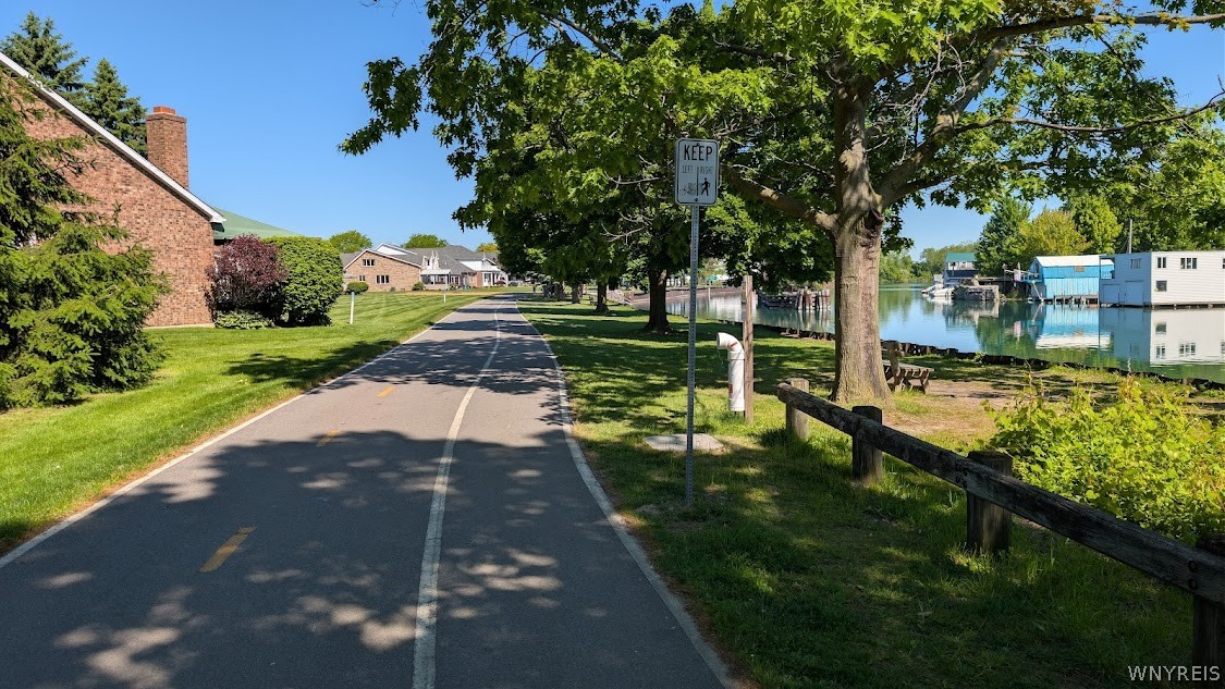 20 Niagara Shore Drive