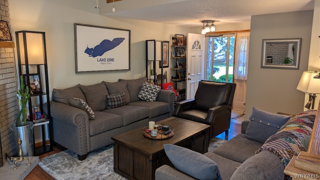 20 Niagara Shore Drive