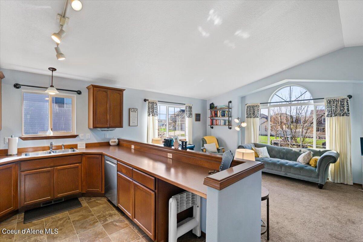 2887 W CRANBERRY AVE