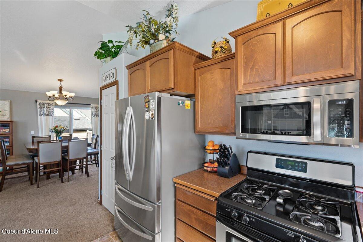 2887 W CRANBERRY AVE