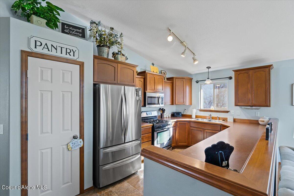 2887 W CRANBERRY AVE