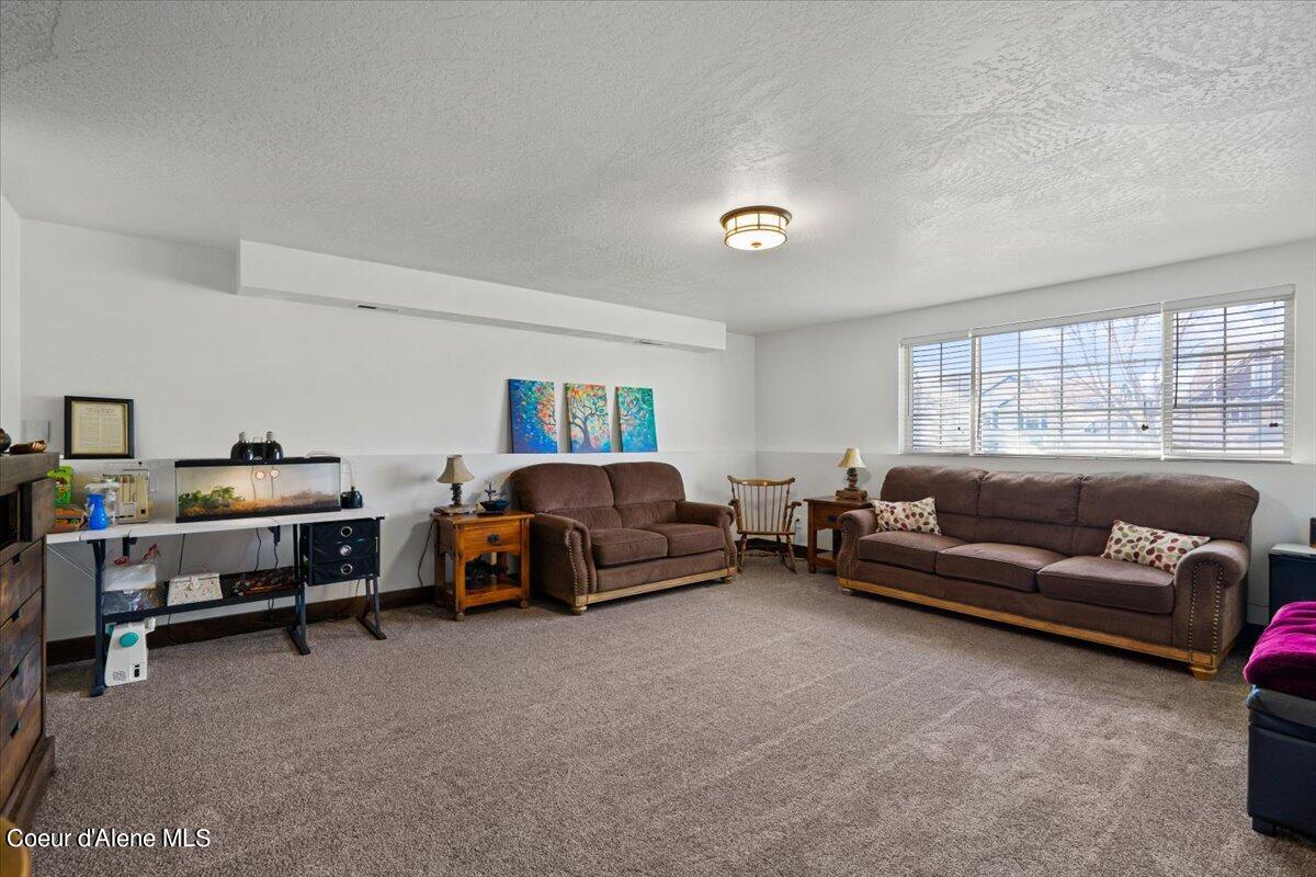 2887 W CRANBERRY AVE