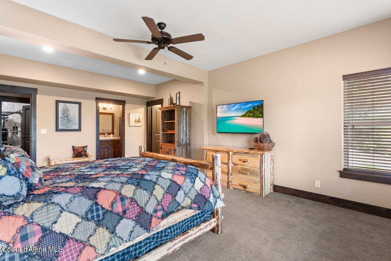 1510 E CHANTICLEER CT