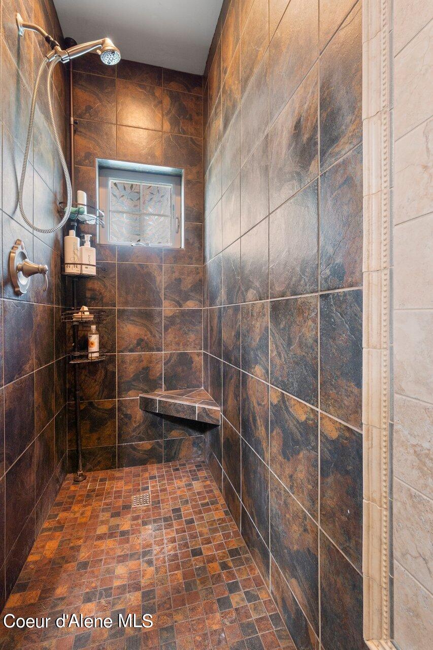 1510 E CHANTICLEER CT