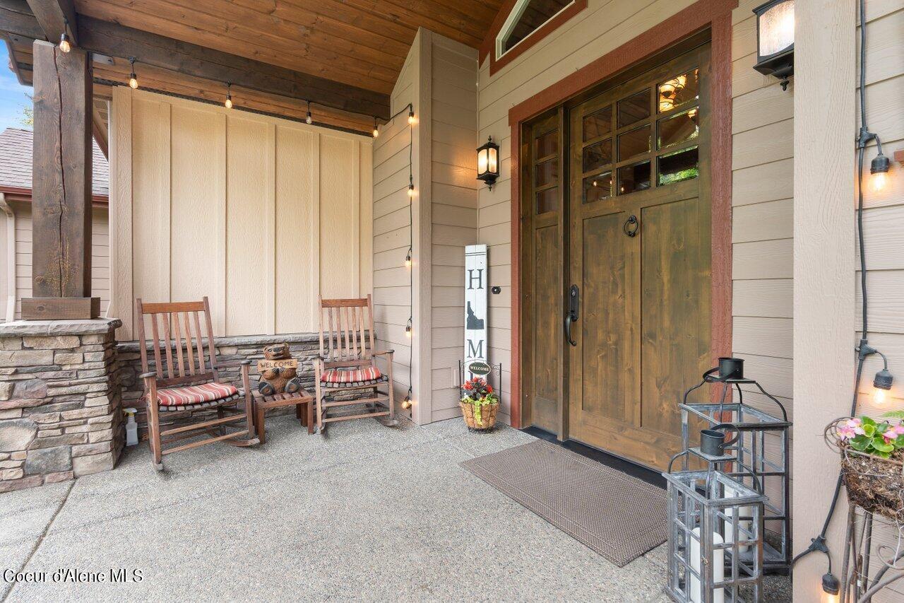 1510 E CHANTICLEER CT