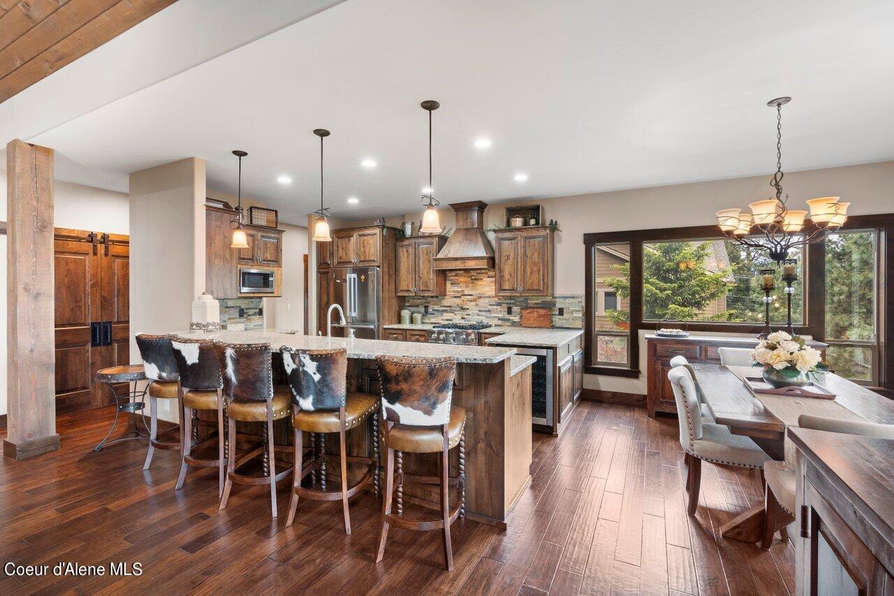 1510 E CHANTICLEER CT