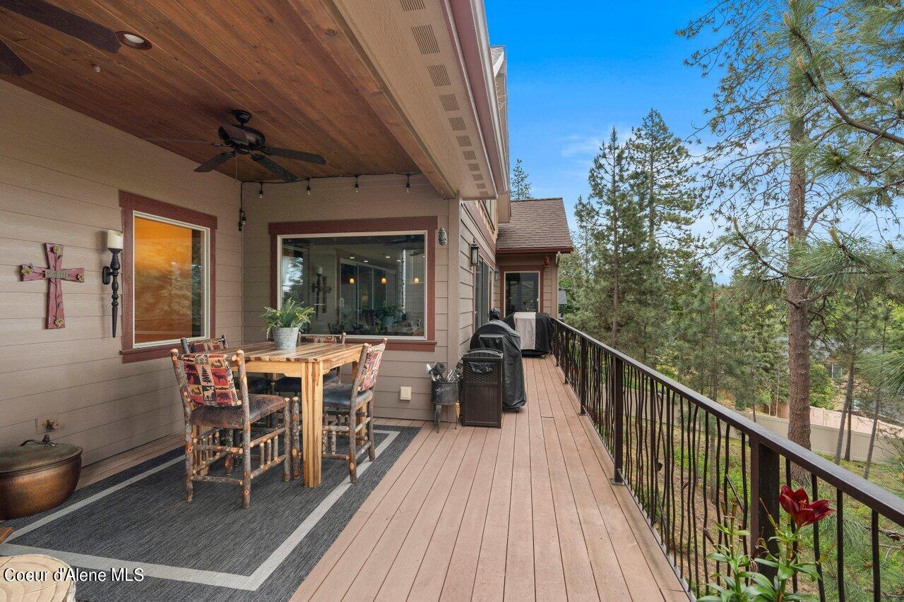 1510 E CHANTICLEER CT