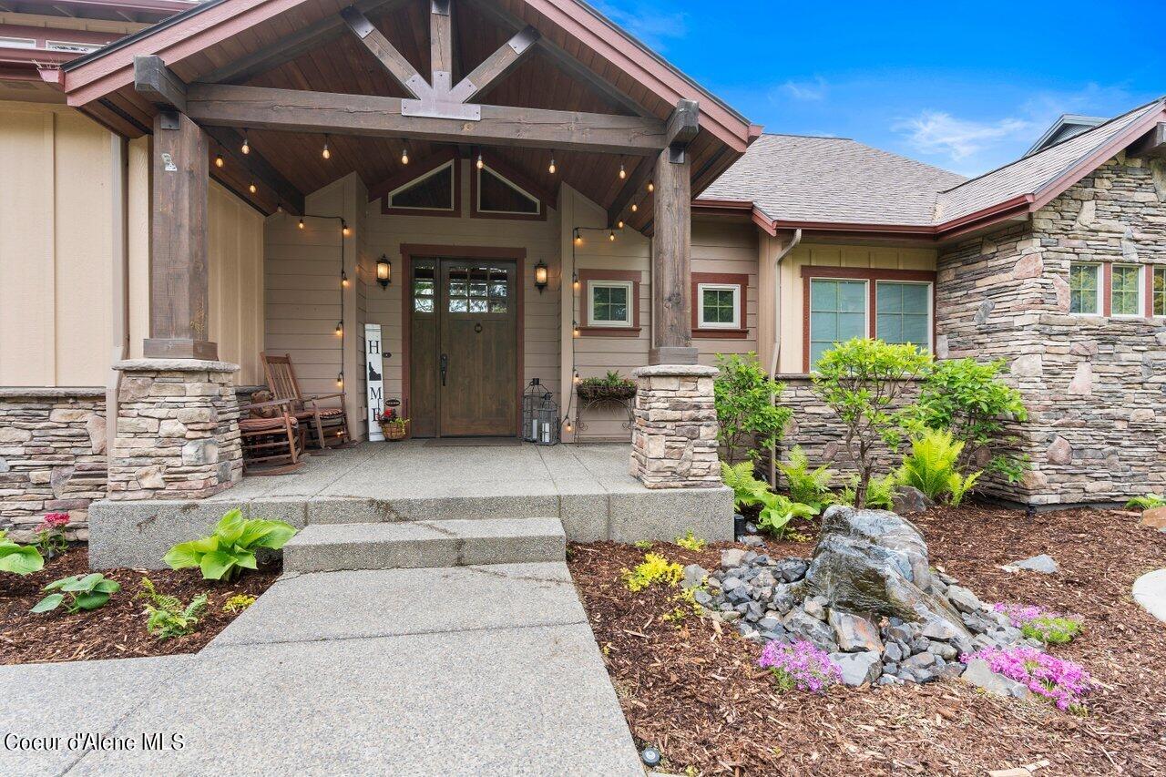 1510 E CHANTICLEER CT