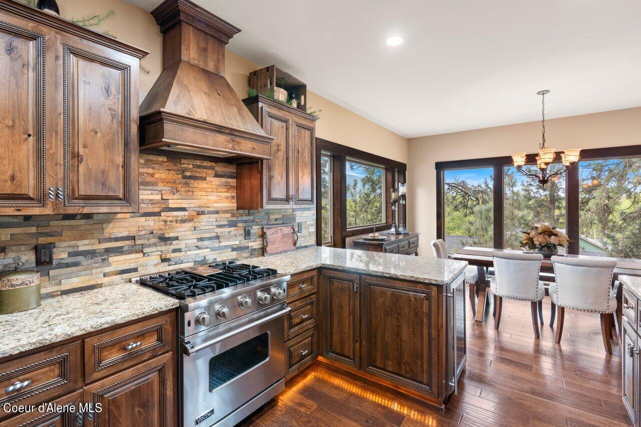 1510 E CHANTICLEER CT