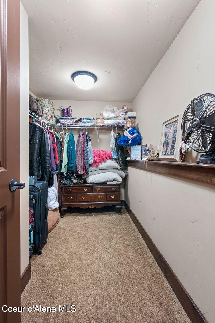 1510 E CHANTICLEER CT