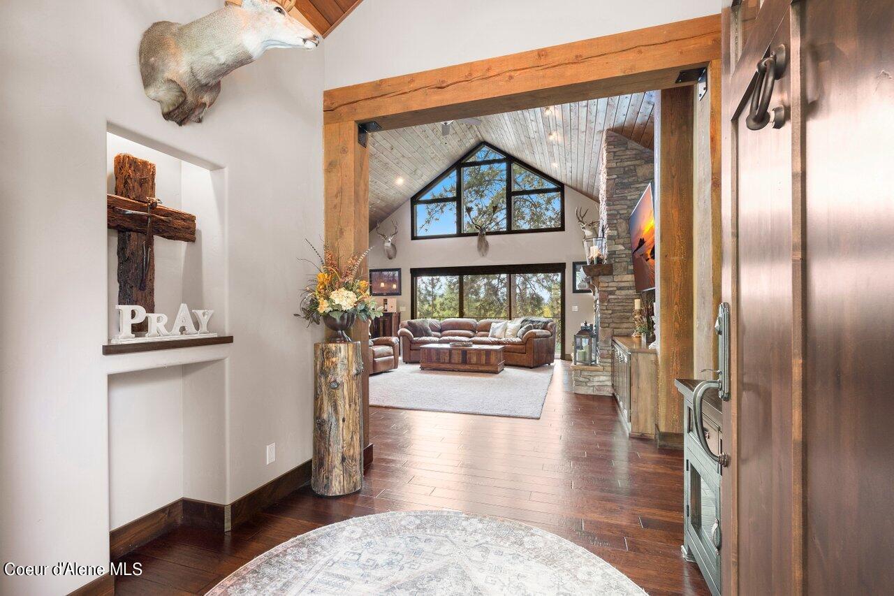 1510 E CHANTICLEER CT