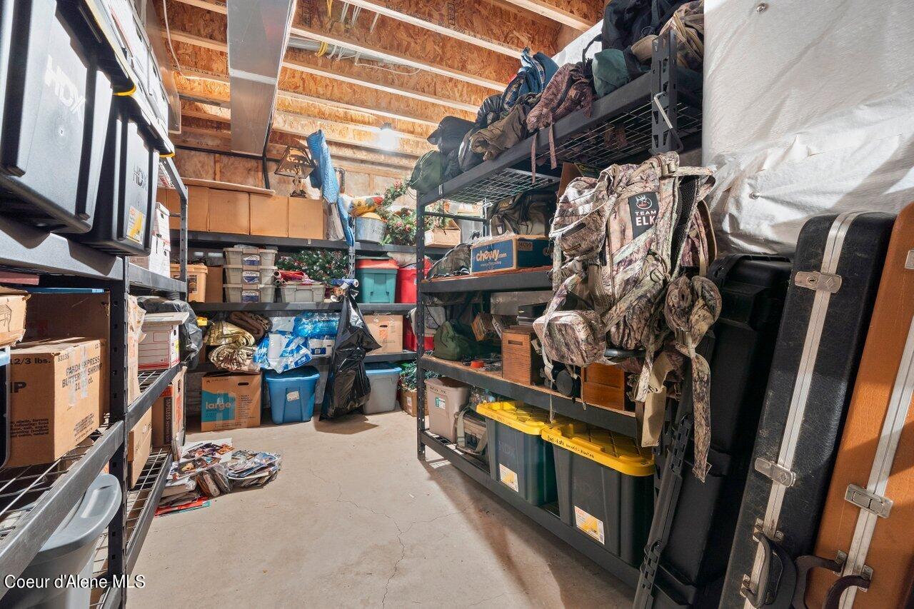 1510 E CHANTICLEER CT