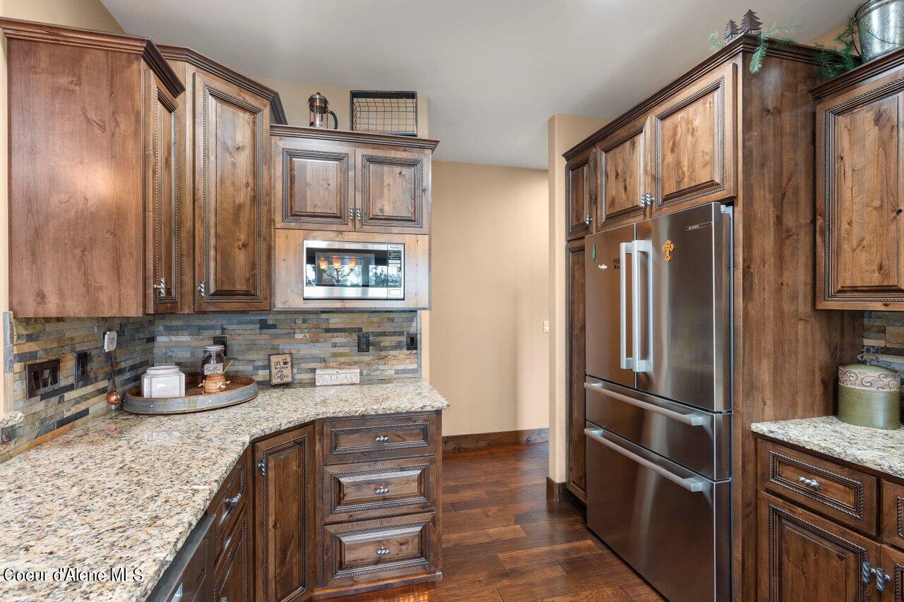 1510 E CHANTICLEER CT