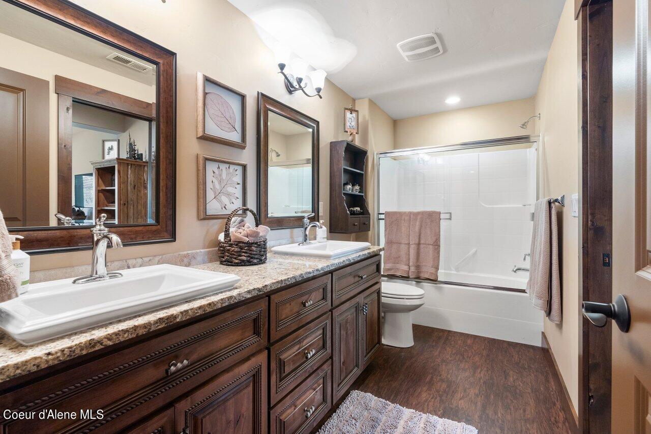 1510 E CHANTICLEER CT