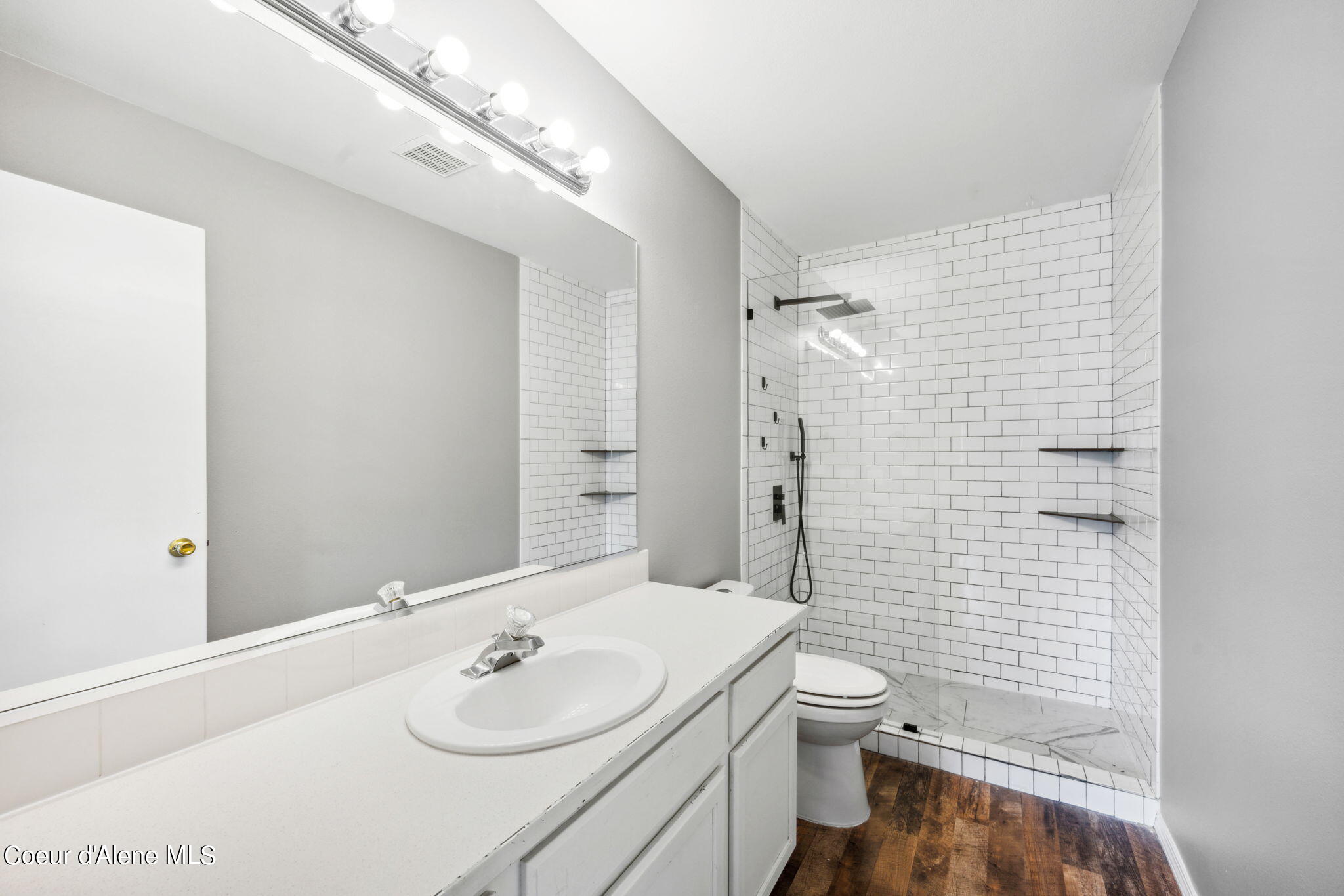 827 N Bainbridge Street