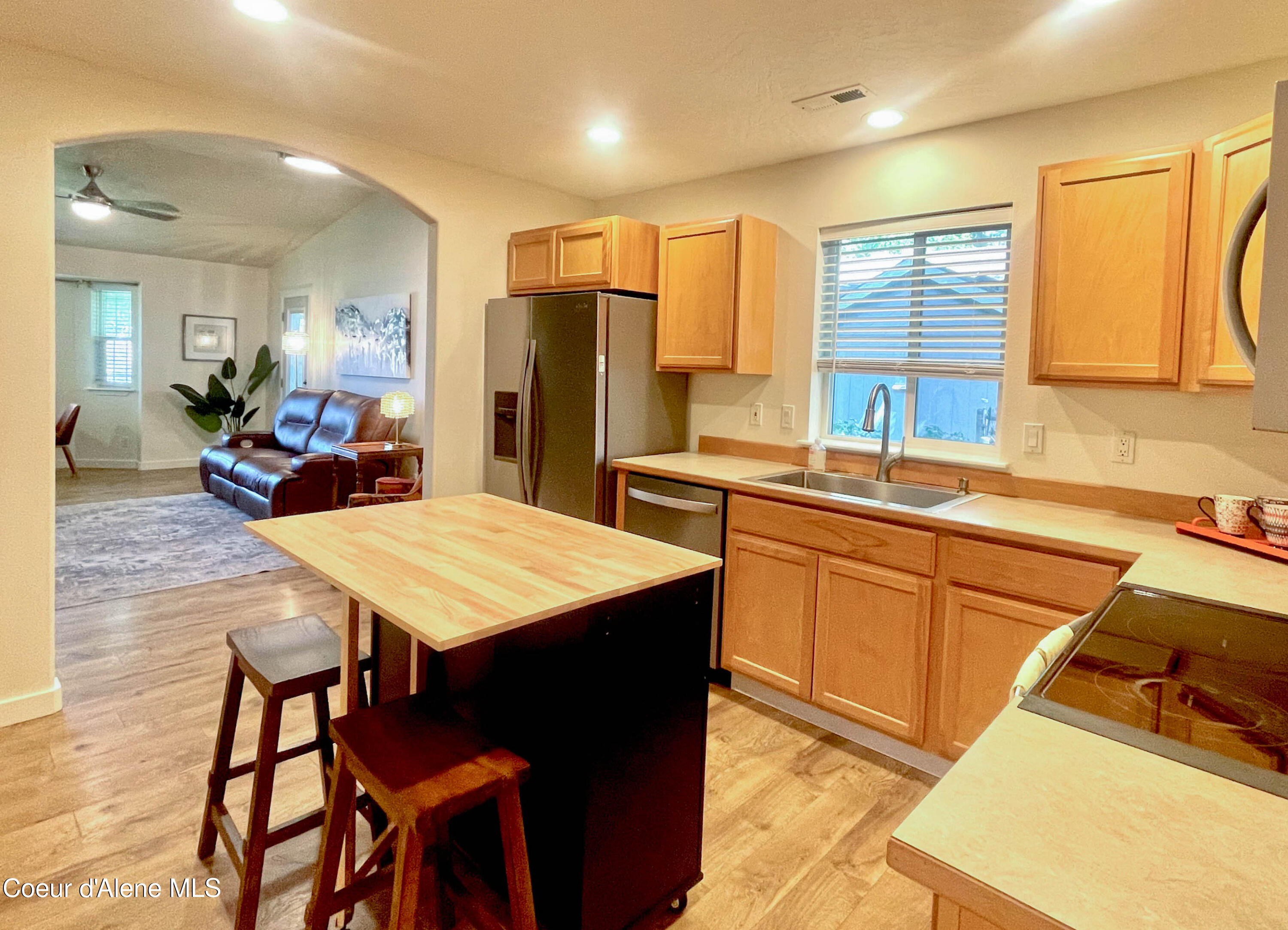 2004 E FRONT AVE, Coeur d'Alene