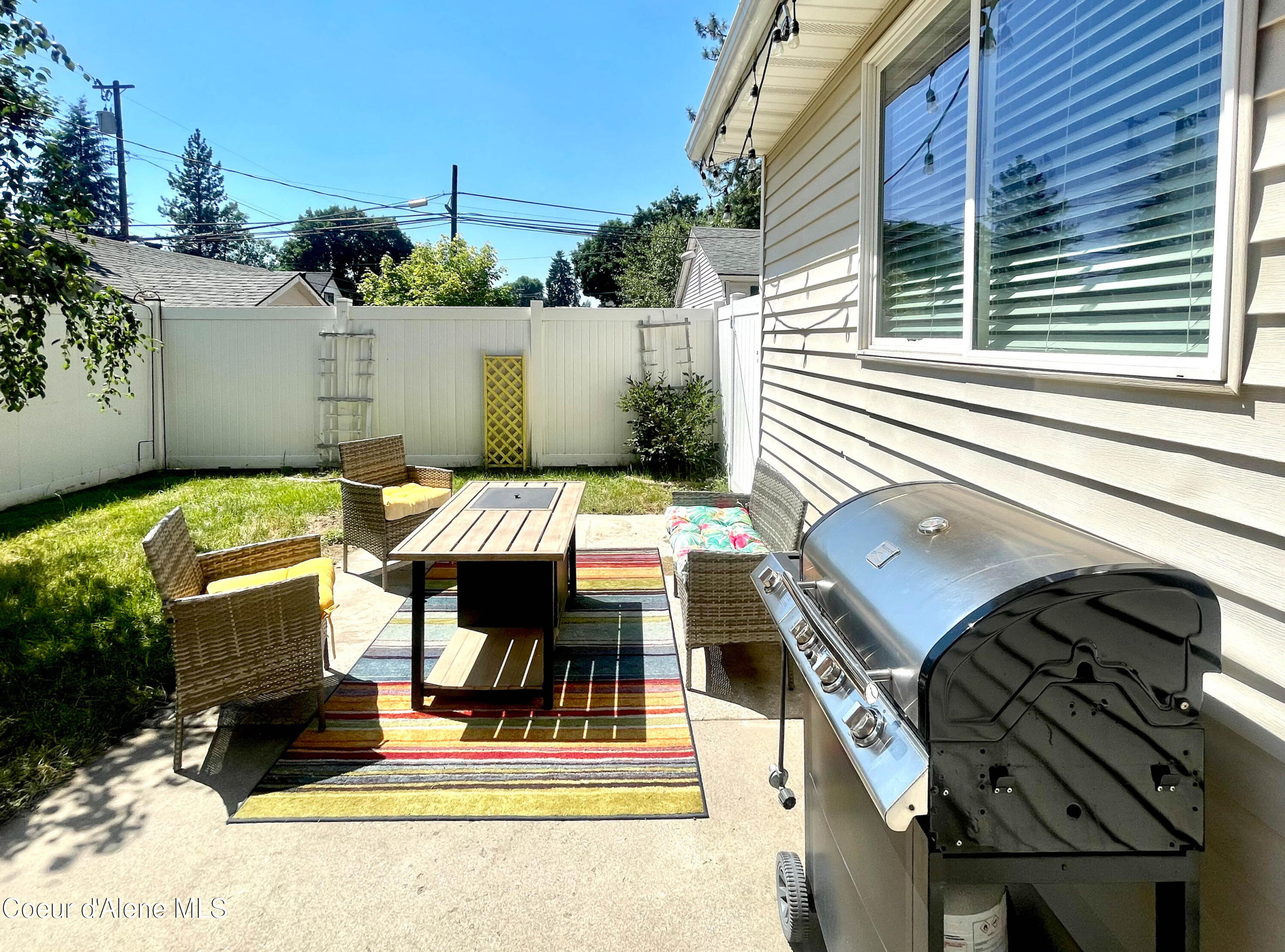 2004 E FRONT AVE, Coeur d'Alene