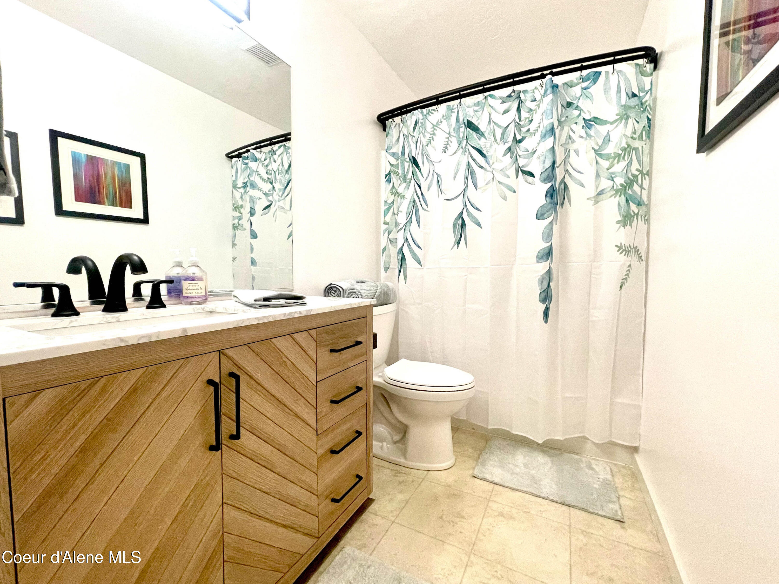 2004 E FRONT AVE, Coeur d'Alene