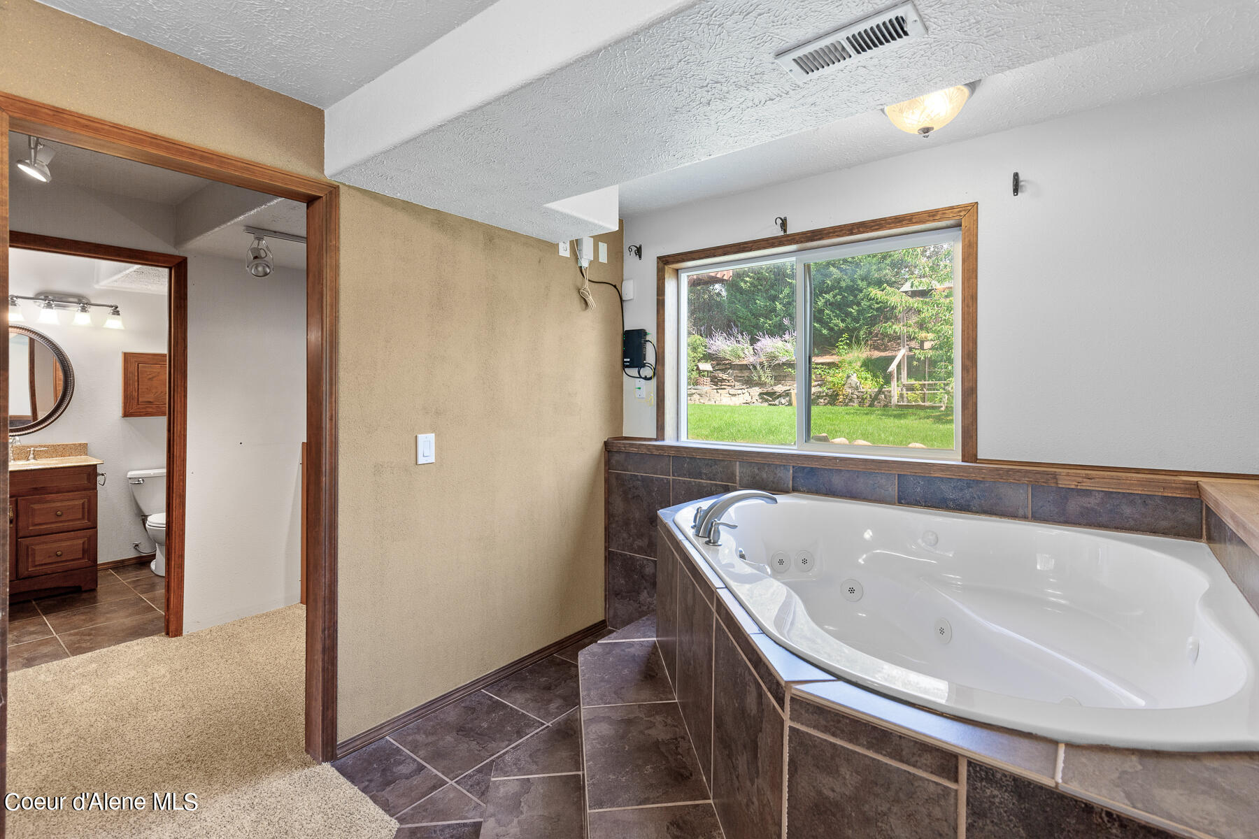 2980 N TREATY ROCK BLVD