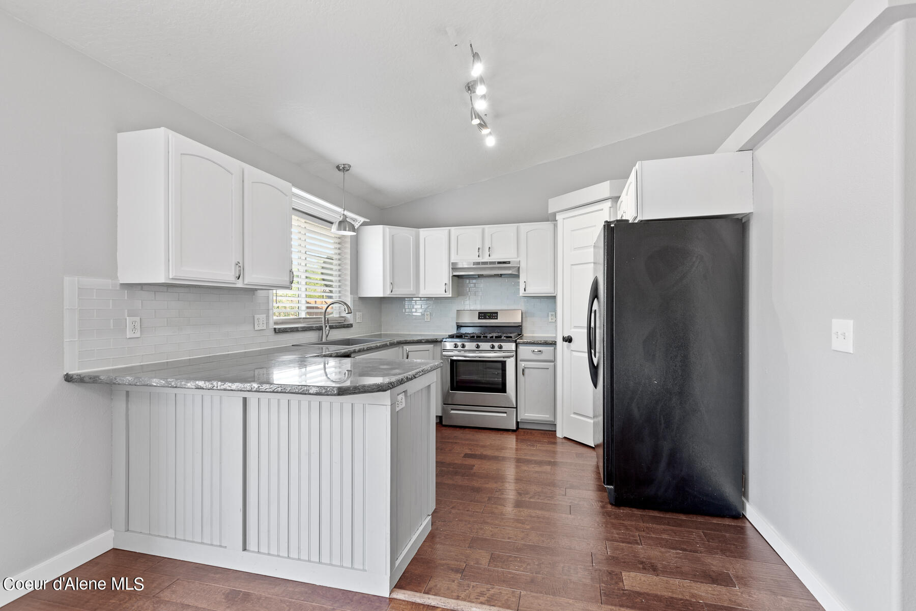 2980 N TREATY ROCK BLVD