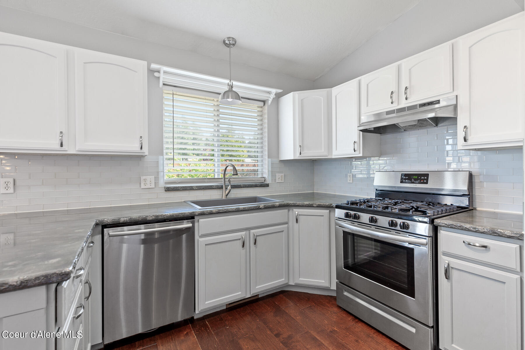 2980 N TREATY ROCK BLVD