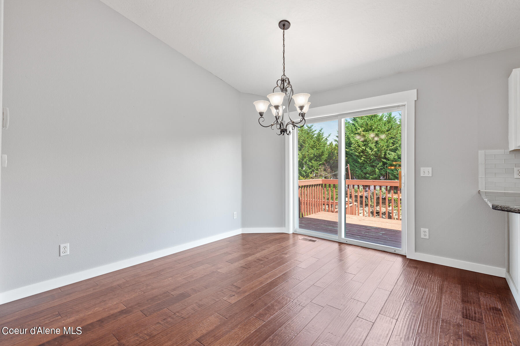 2980 N TREATY ROCK BLVD