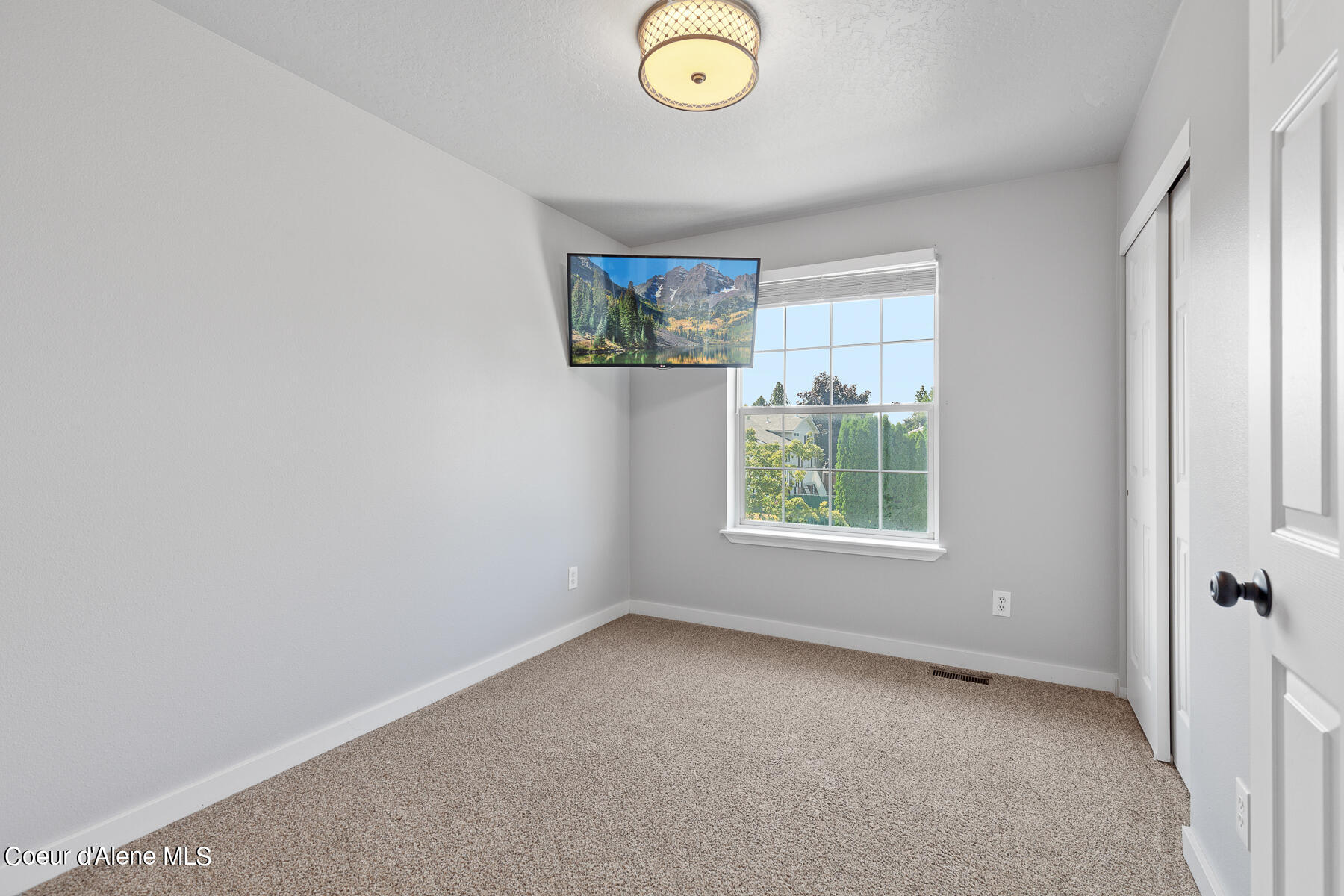 2980 N TREATY ROCK BLVD