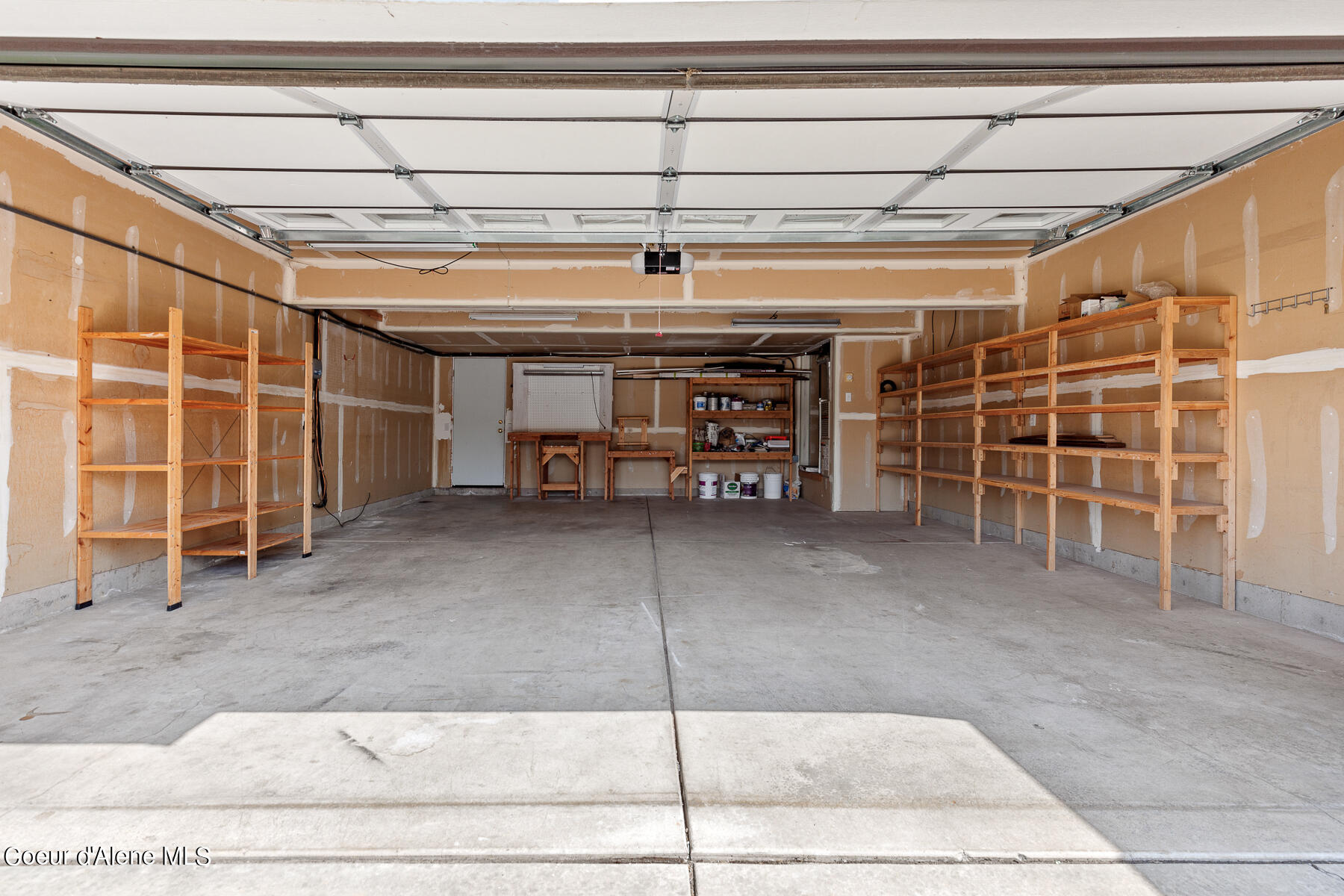 2980 N TREATY ROCK BLVD