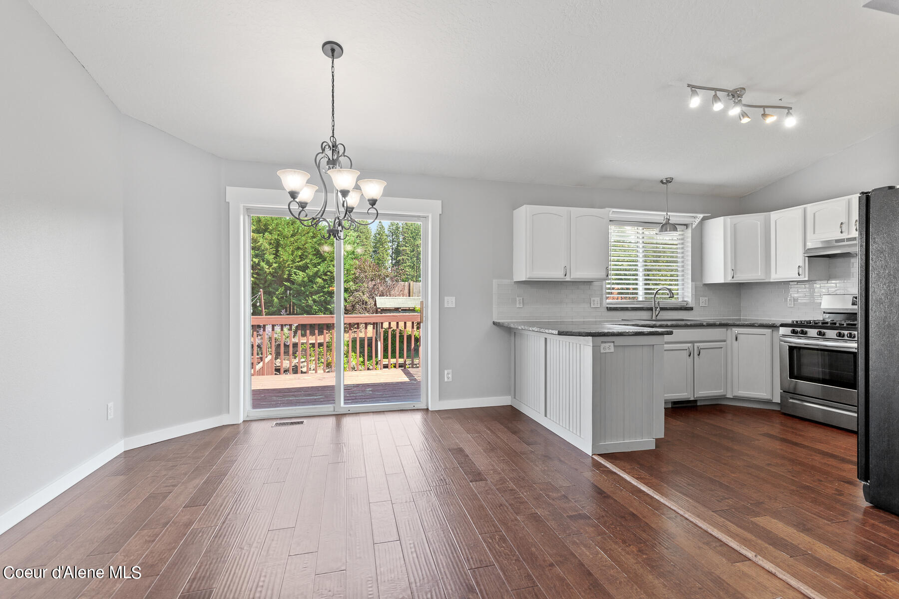 2980 N TREATY ROCK BLVD