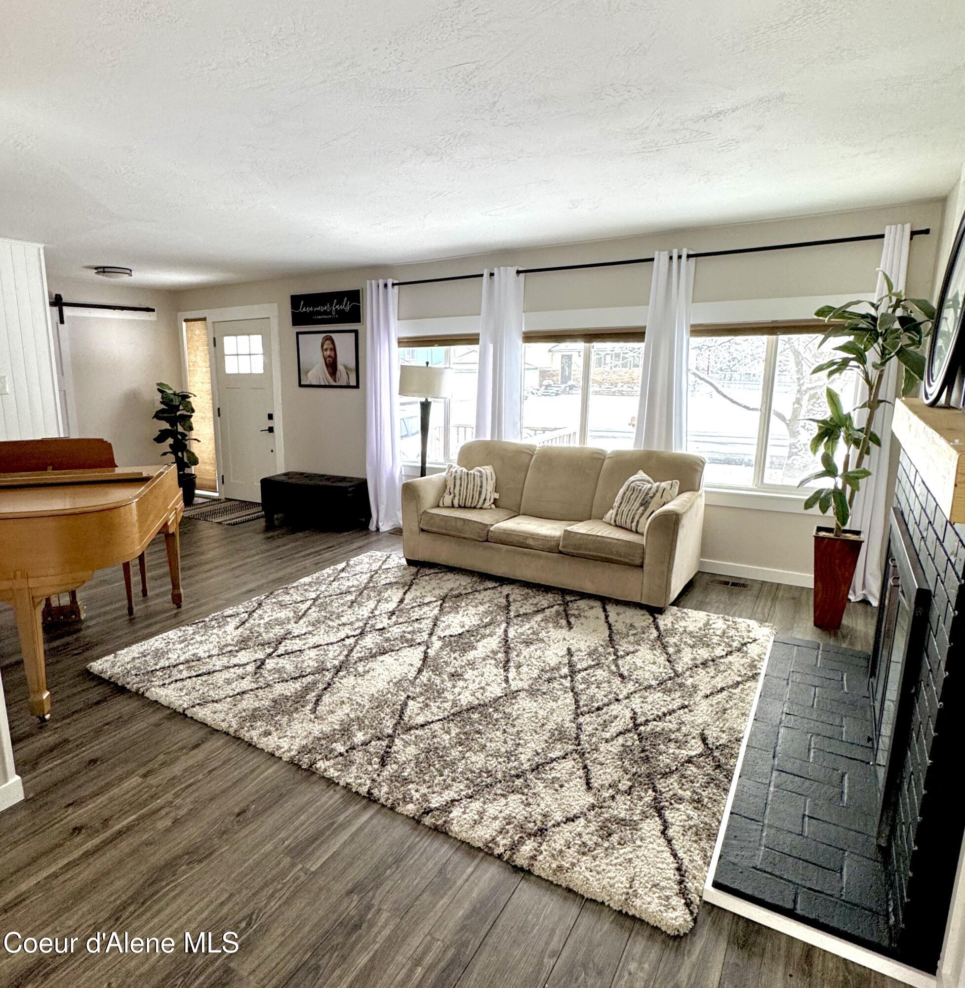 2204 W ST EMILION DR