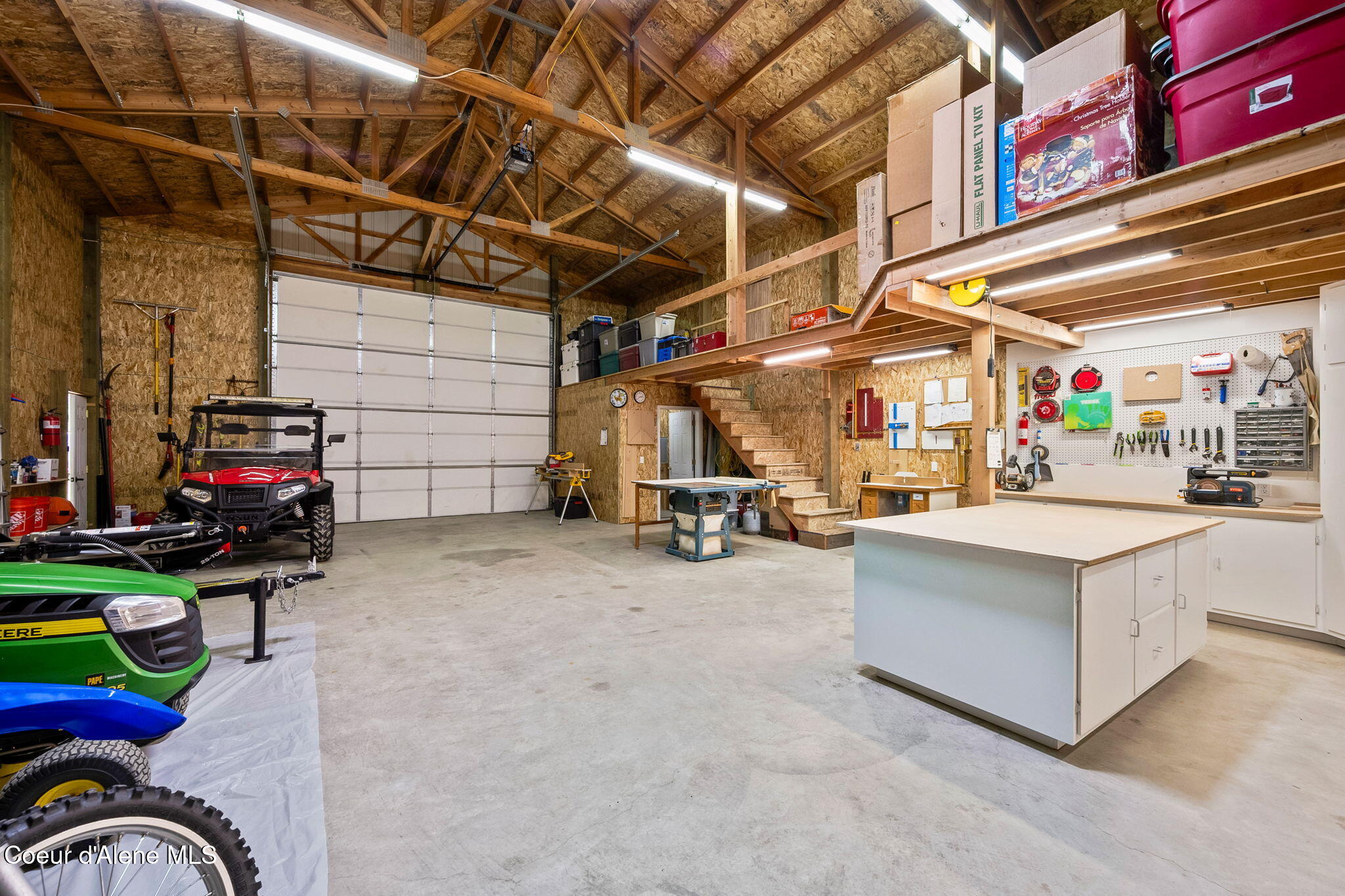 11683 E WHITETAIL DR