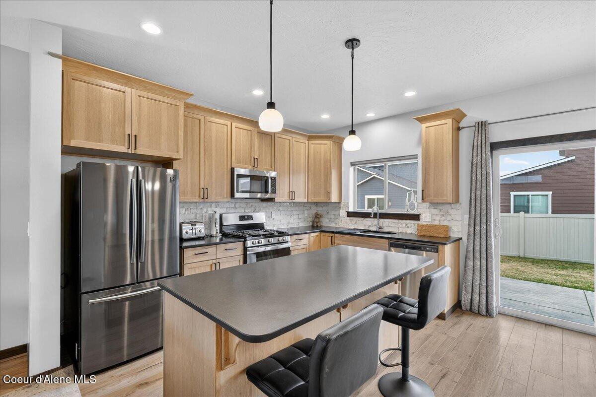 4302 N Donovan LN