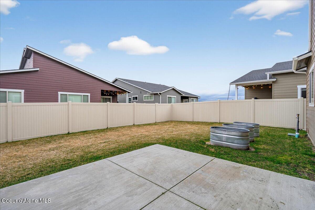 4302 N Donovan LN