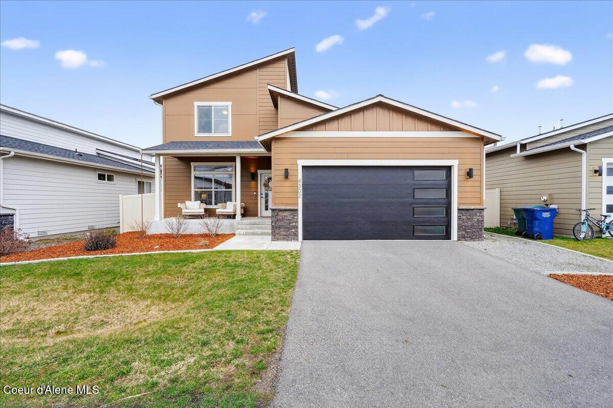 4302 N Donovan LN