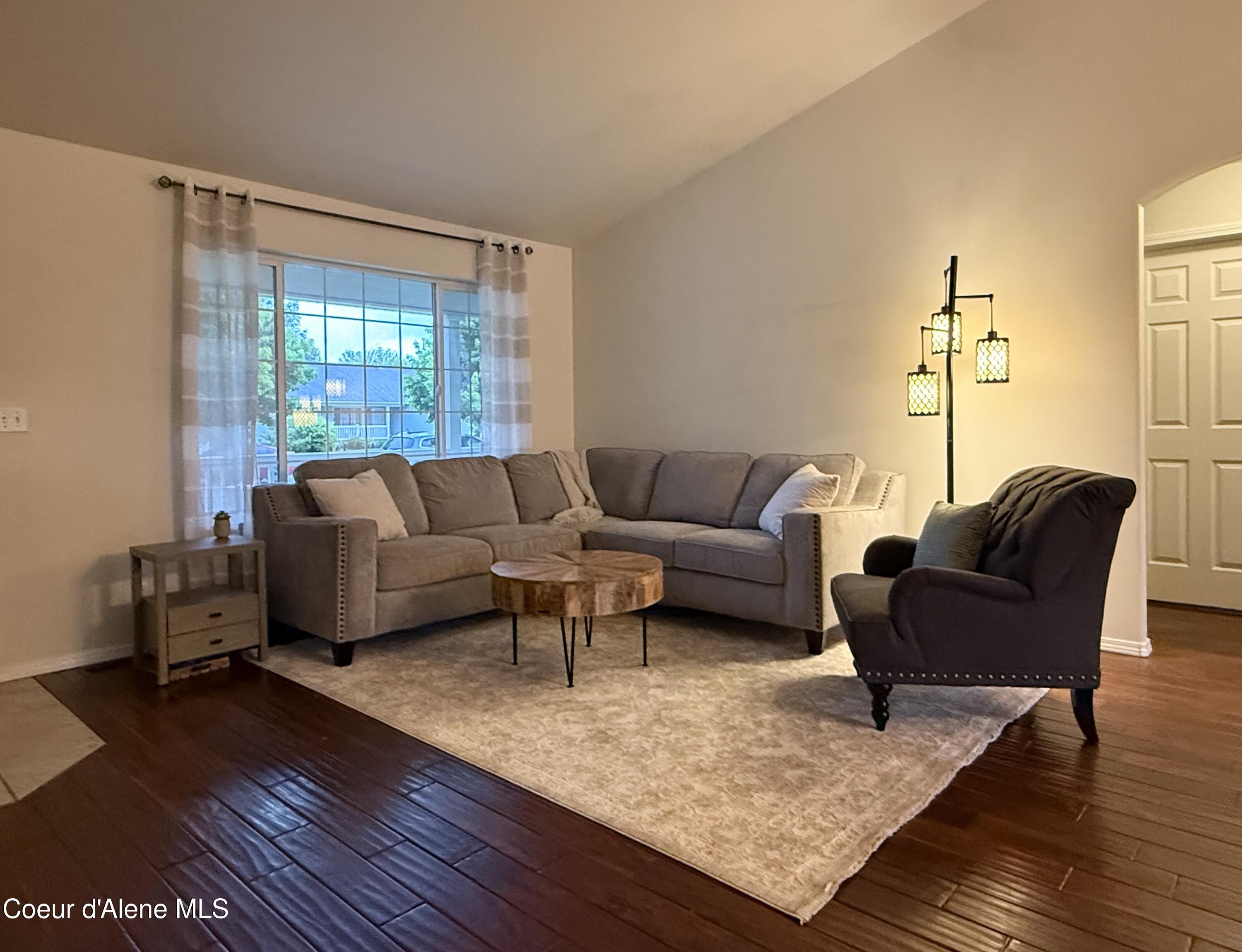 1190 W Palouse DR