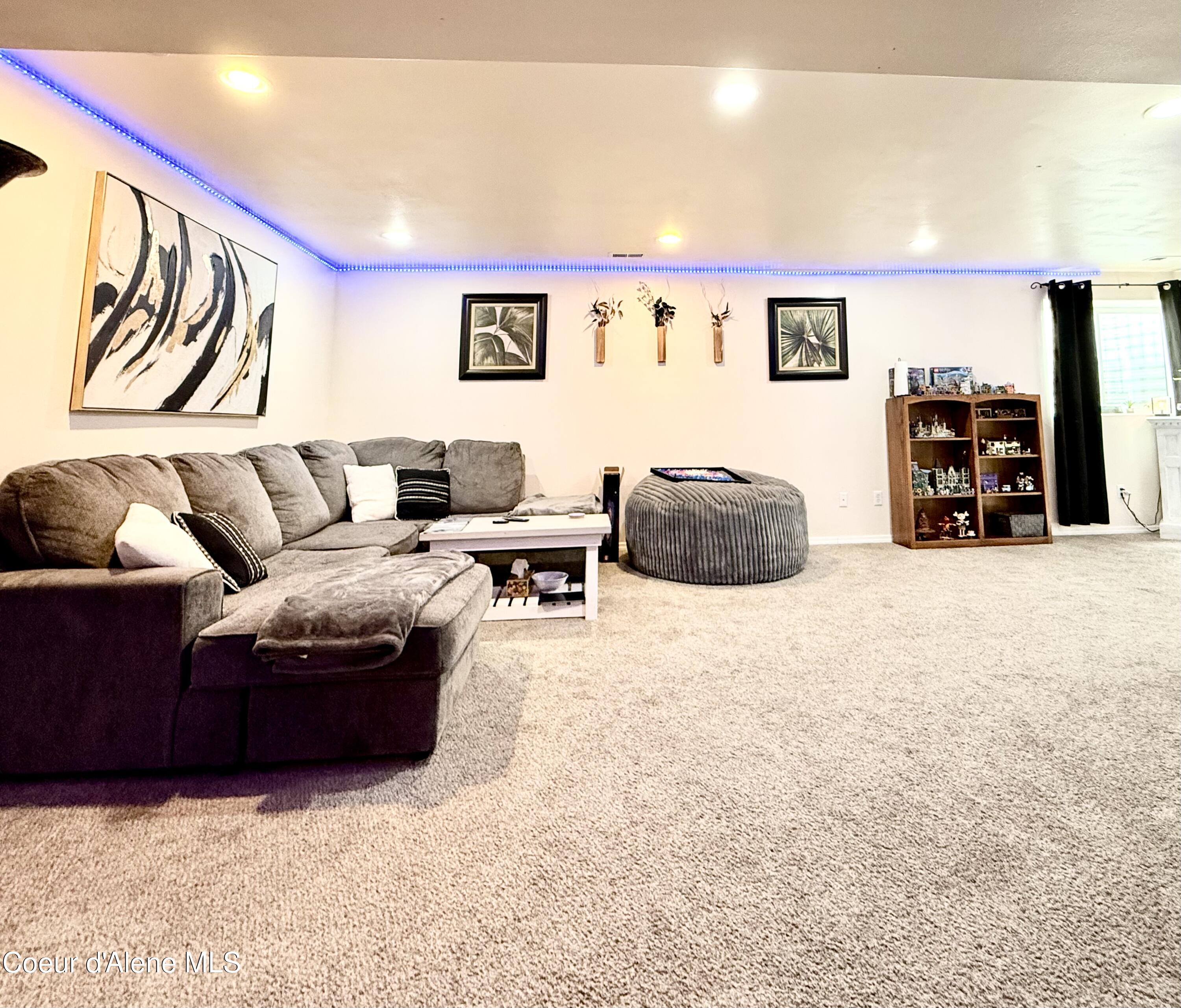 1190 W Palouse DR