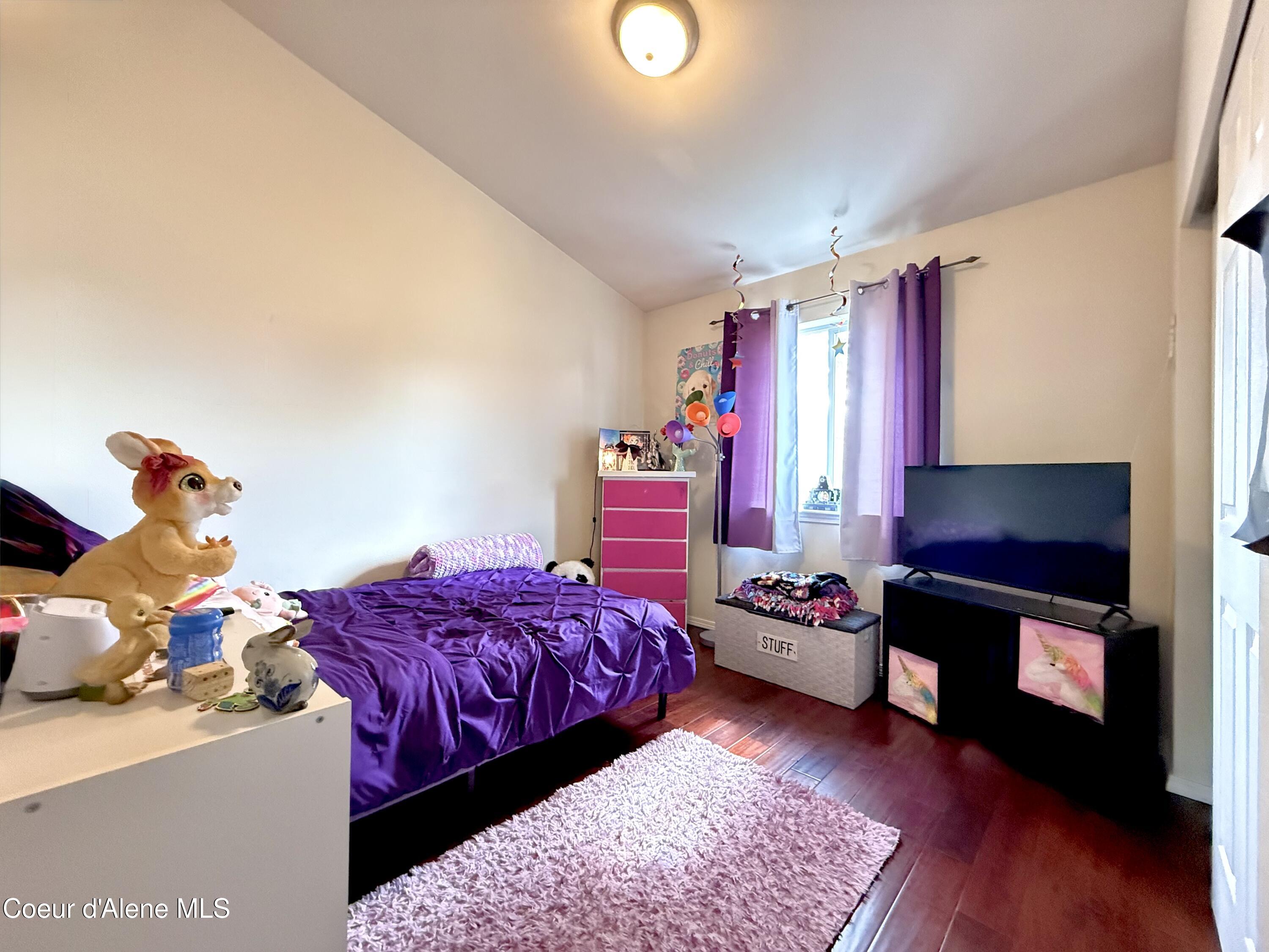 1190 W Palouse DR