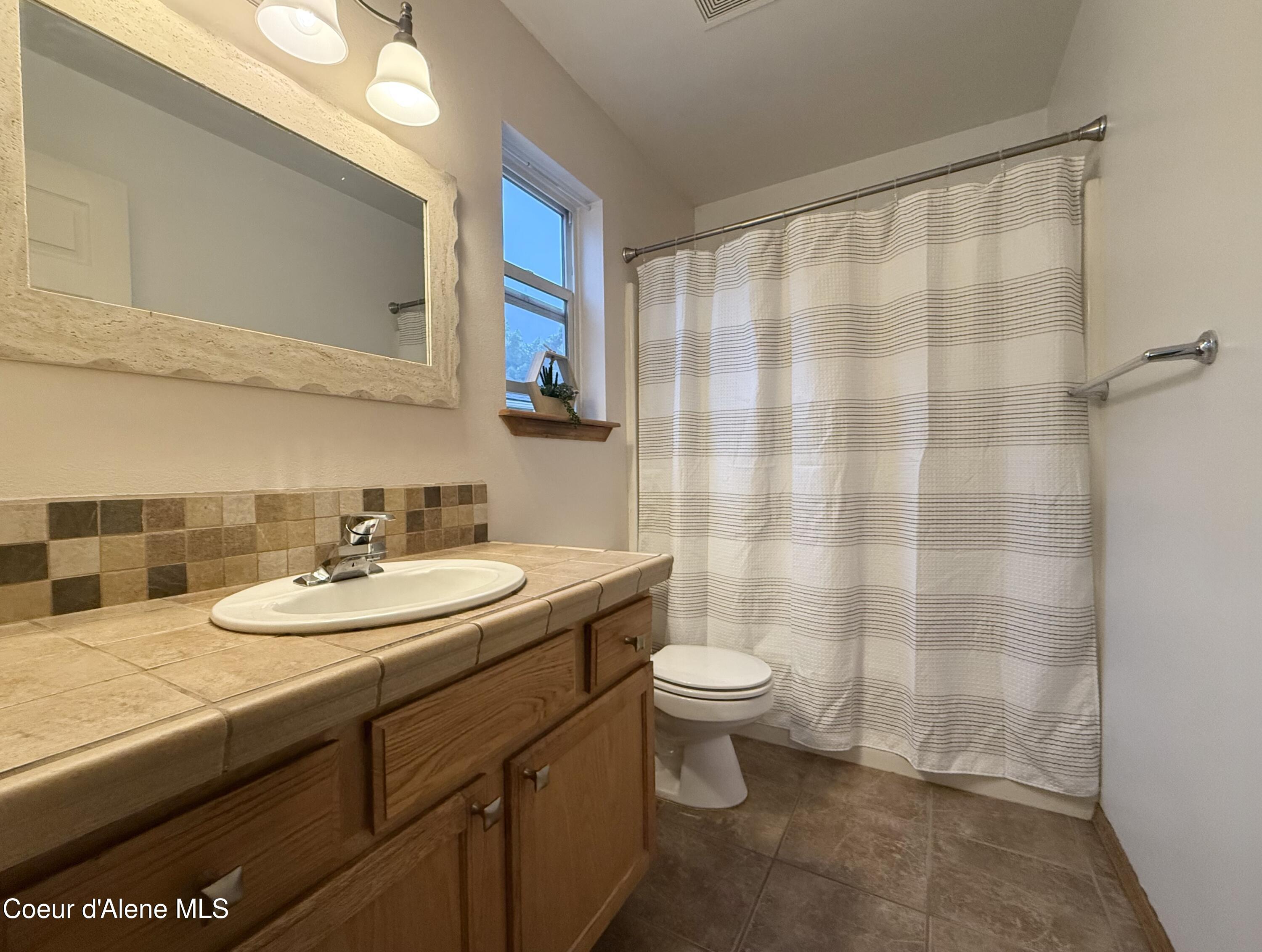 1190 W Palouse DR