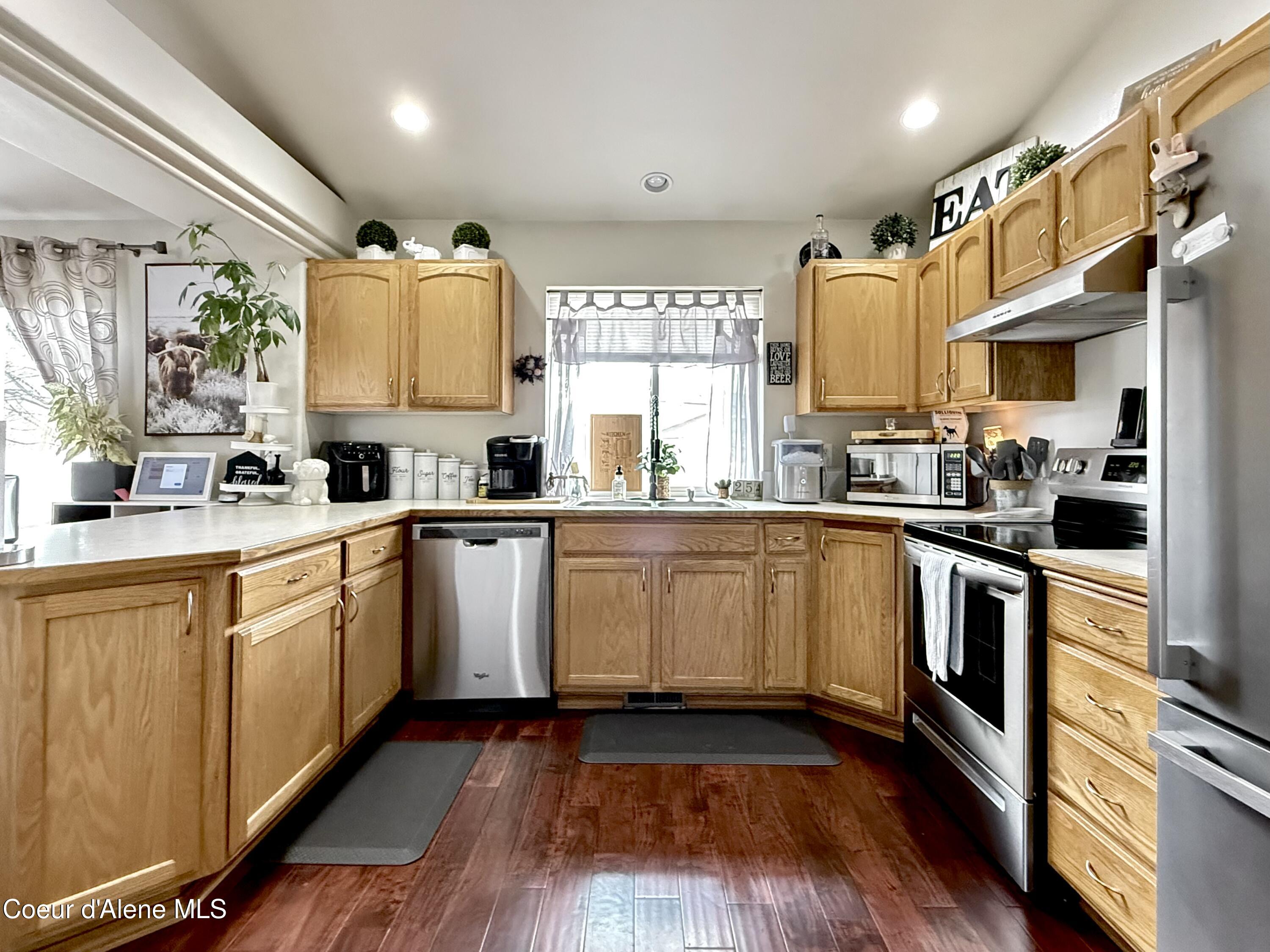 1190 W Palouse DR