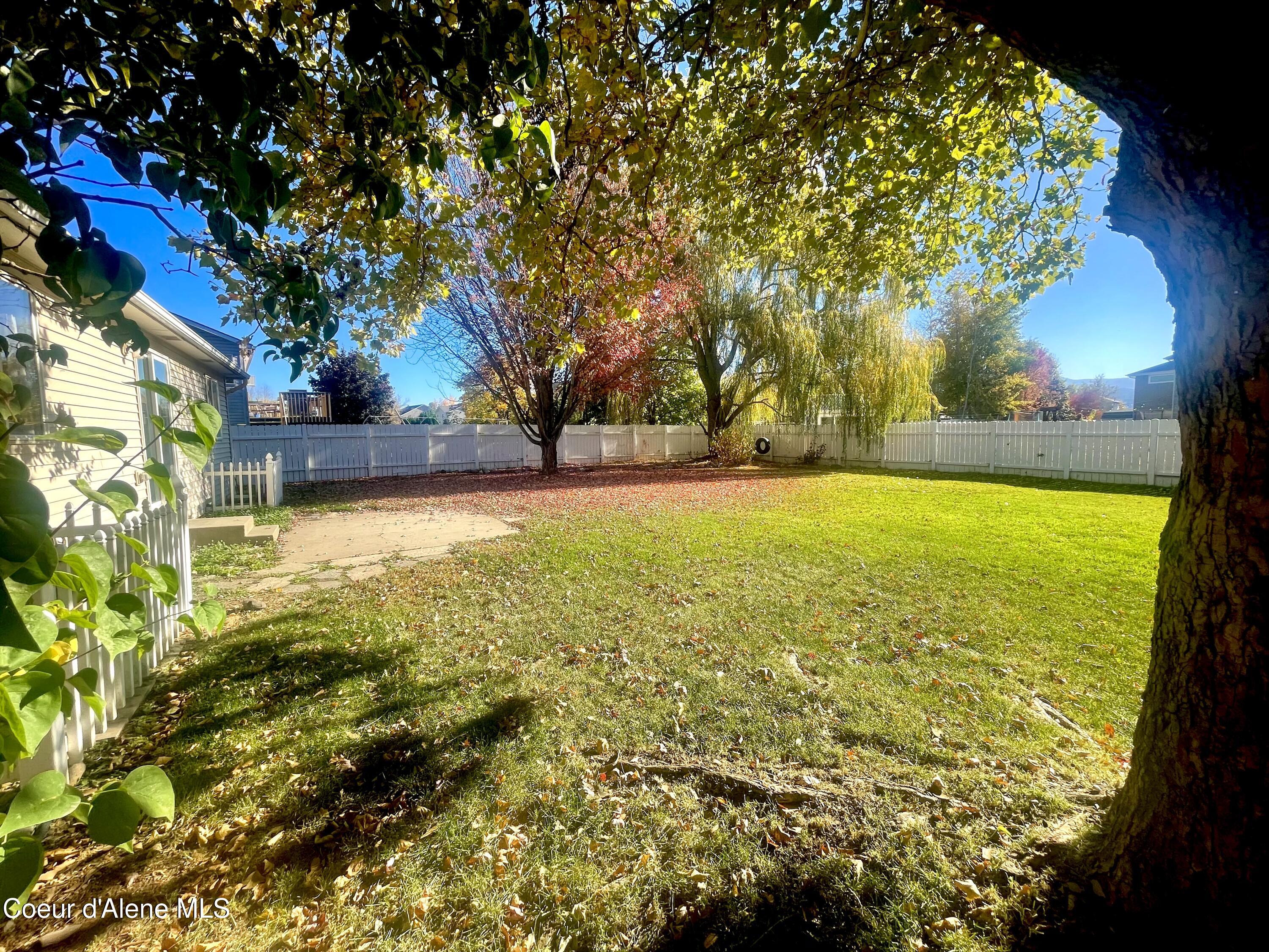 1190 W Palouse DR