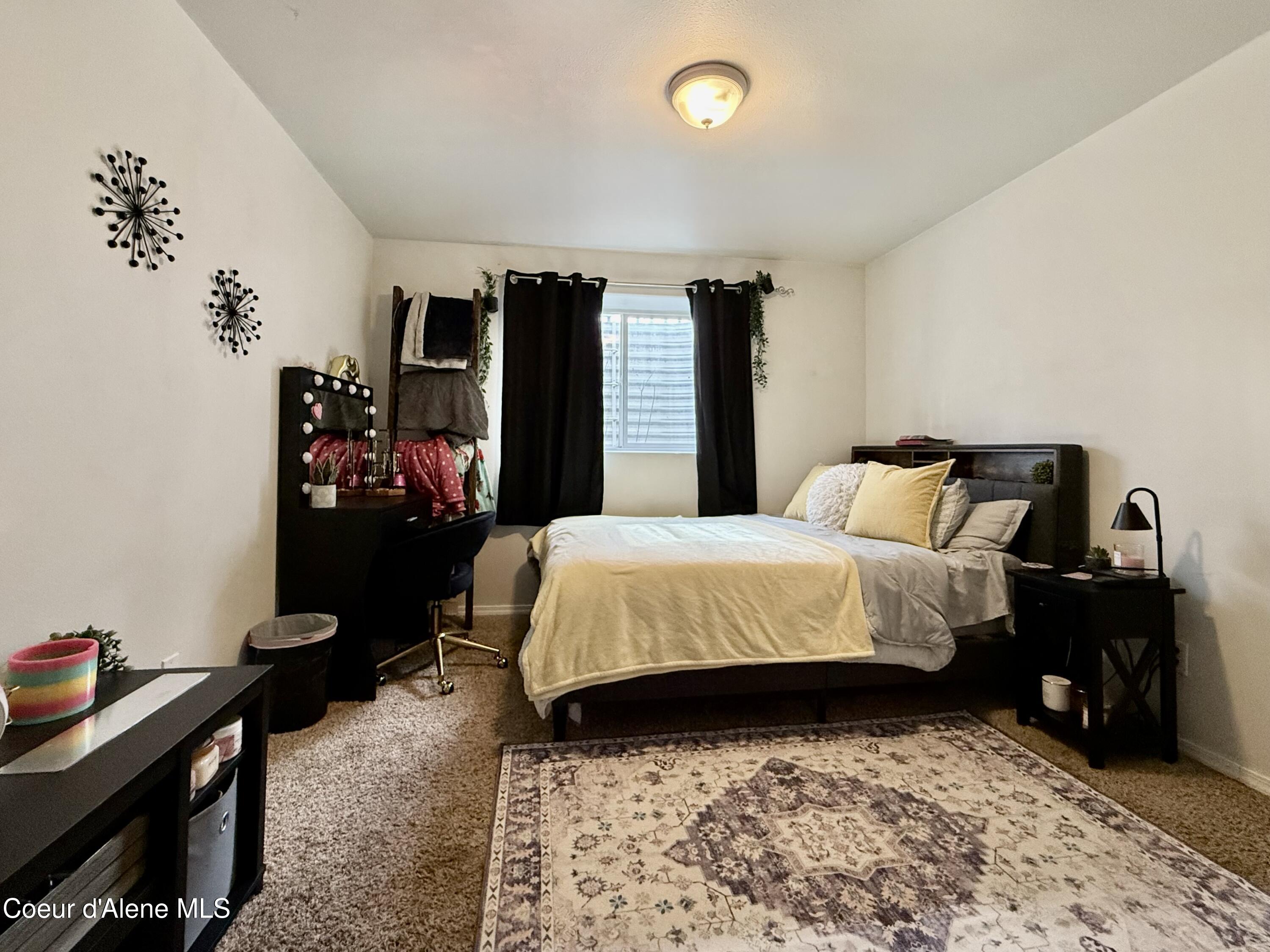 1190 W Palouse DR