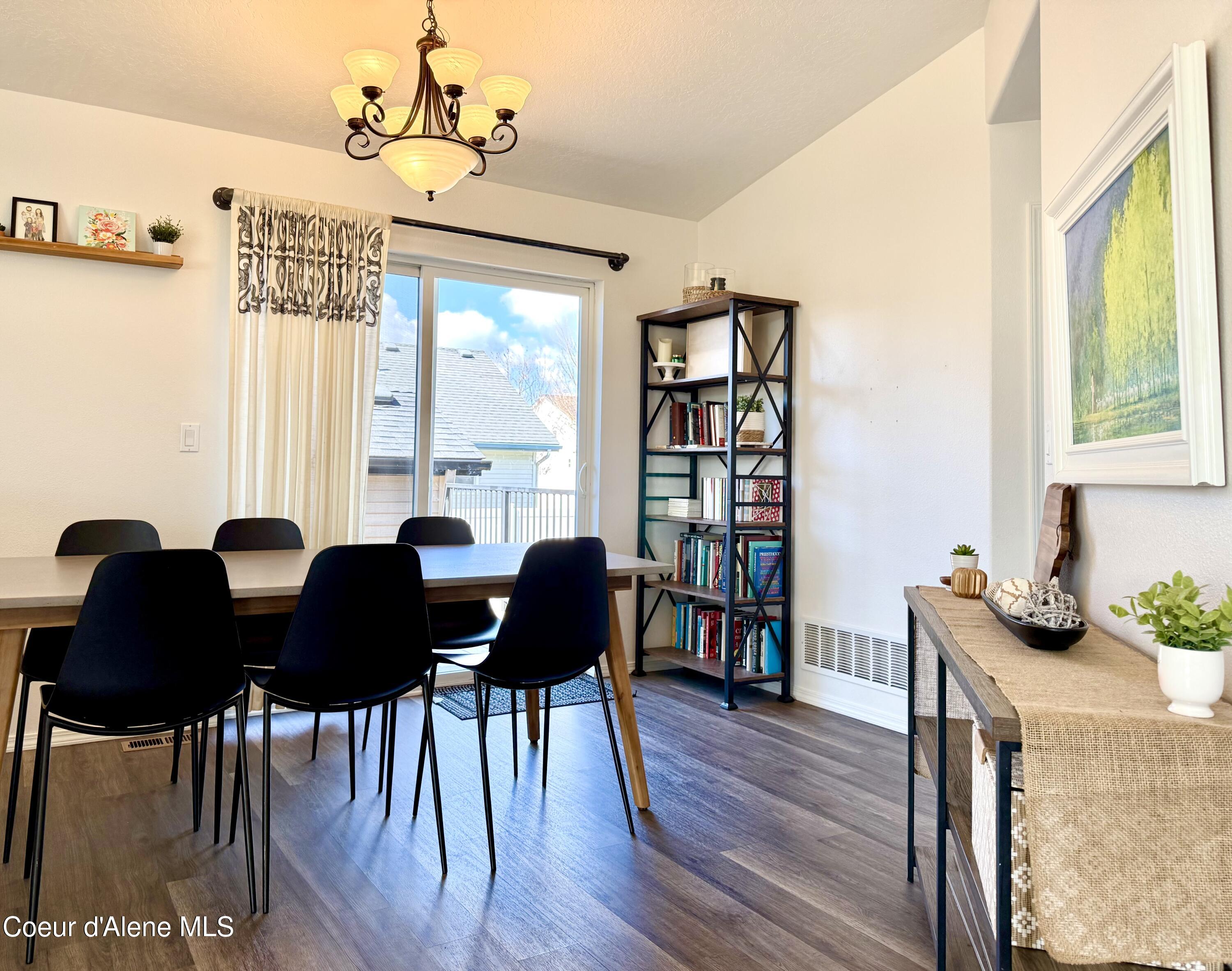 2887 W Cranberry AVE