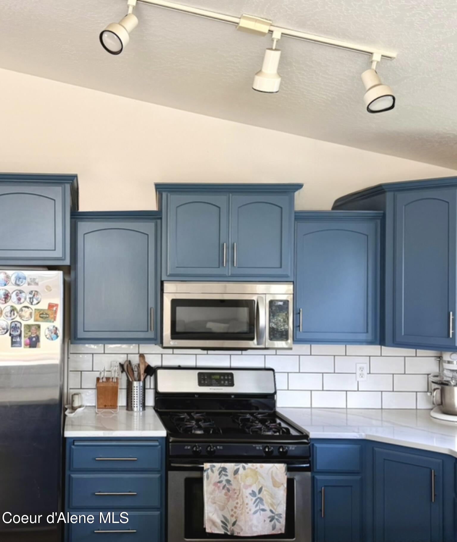 2887 W Cranberry AVE