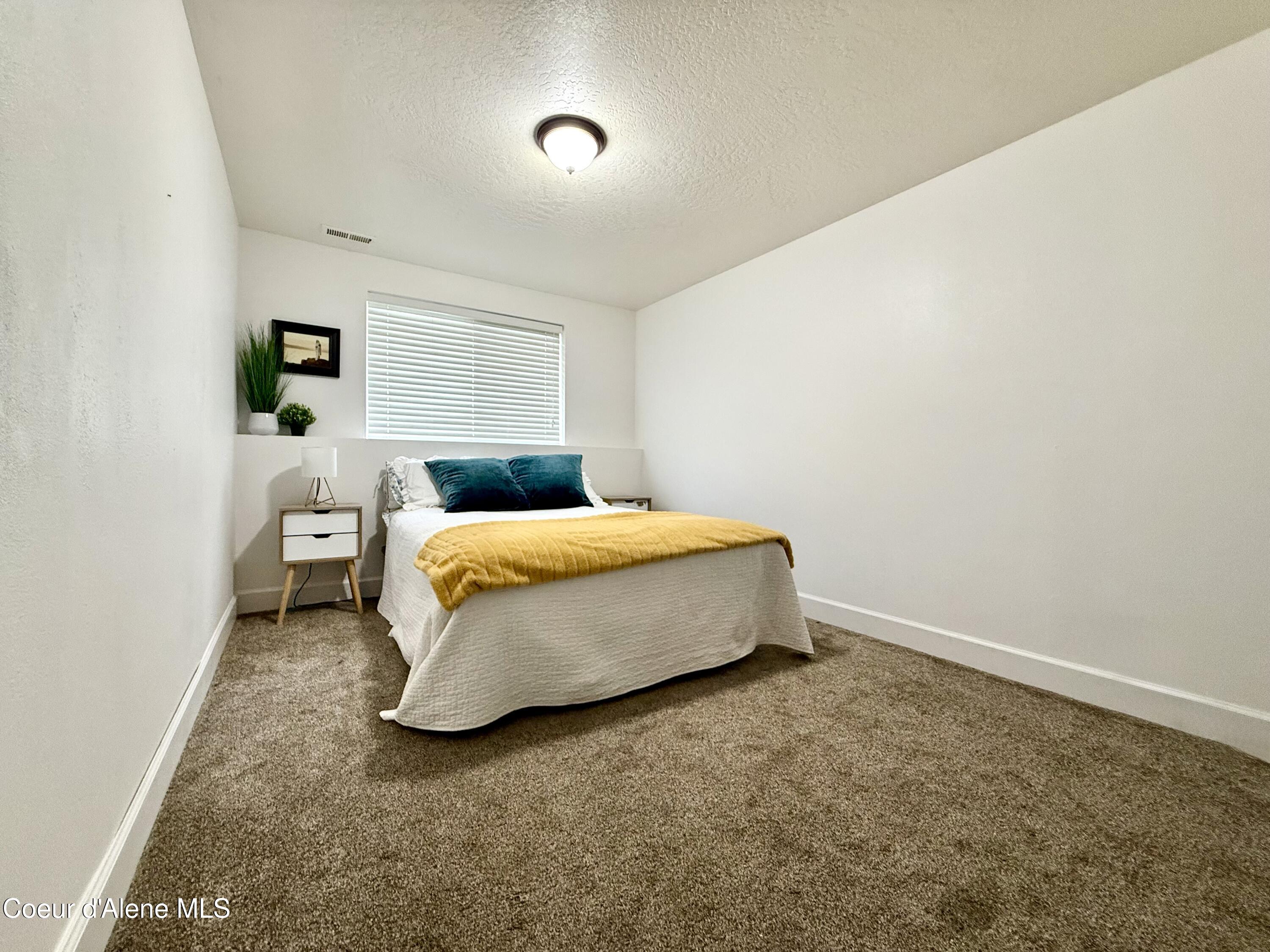 2887 W Cranberry AVE