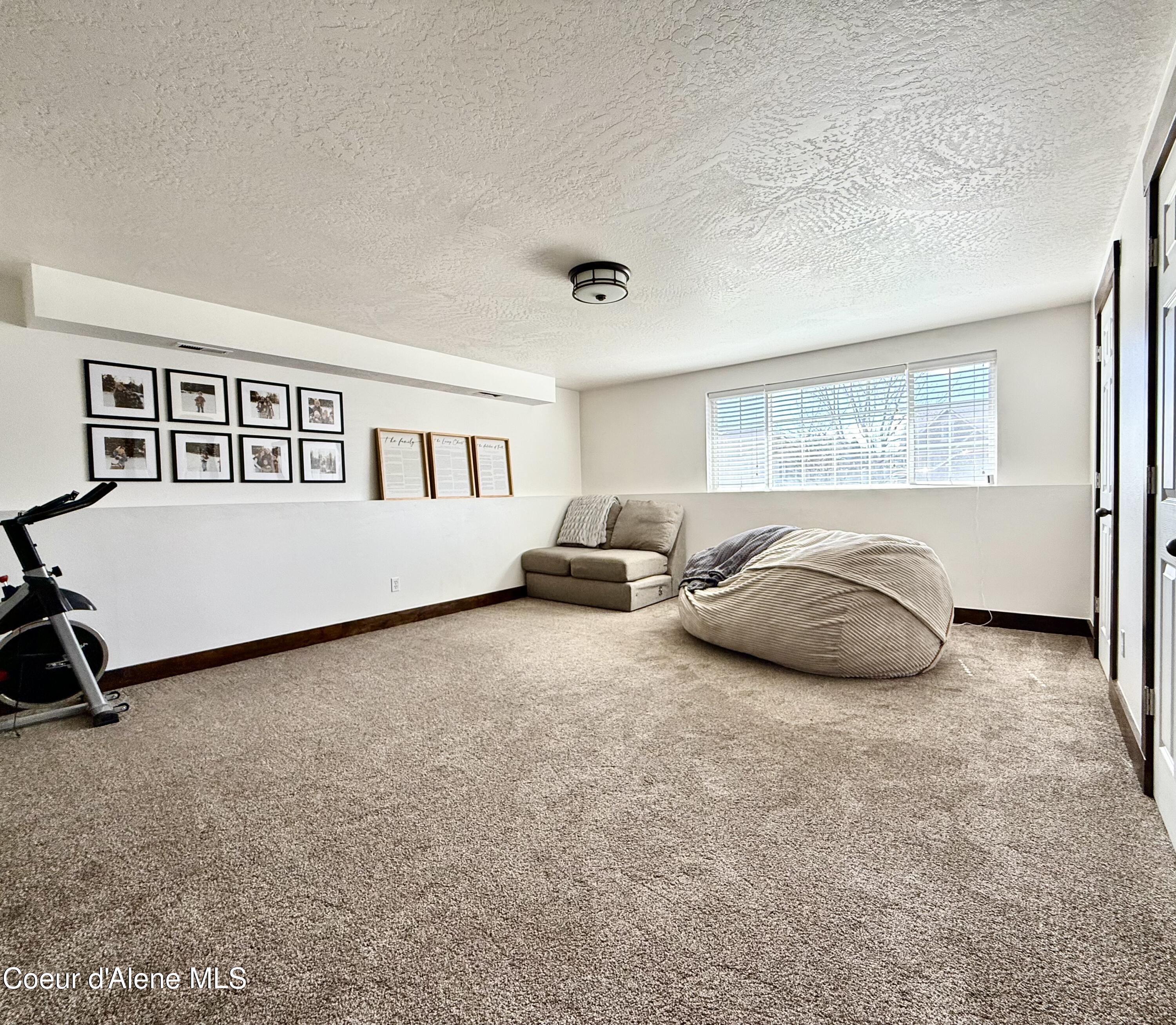 2887 W Cranberry AVE