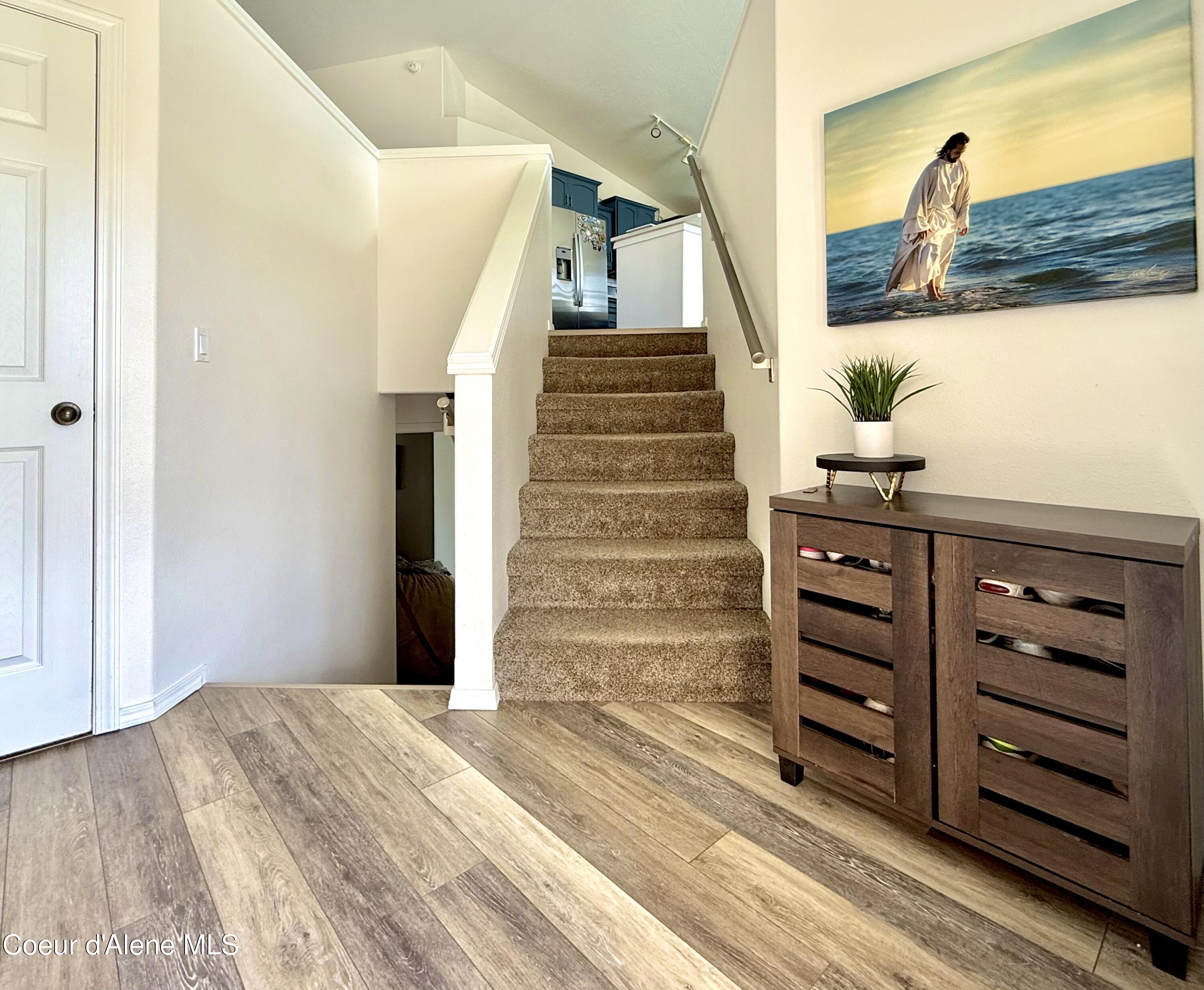 2887 W Cranberry AVE