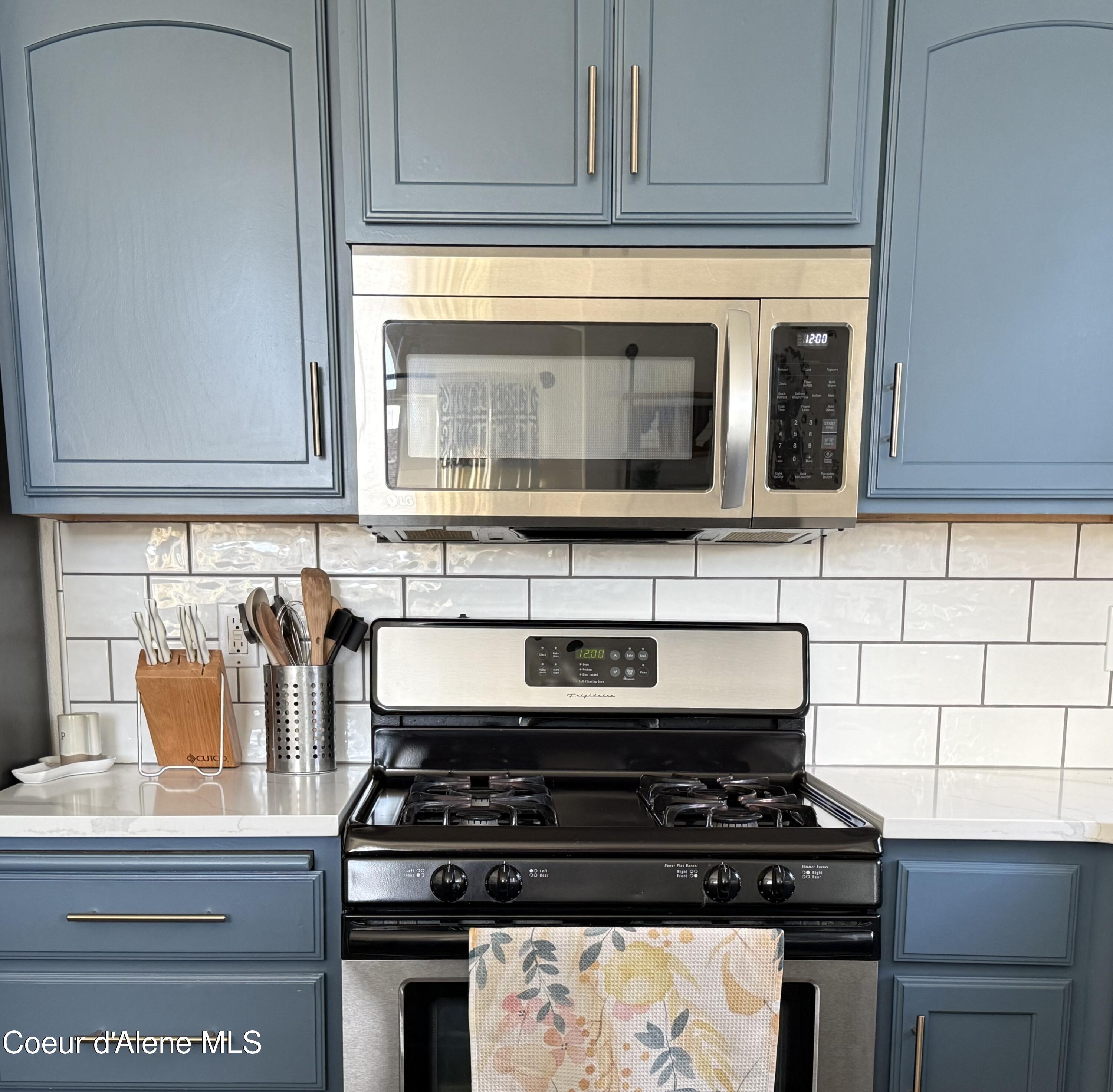 2887 W Cranberry AVE