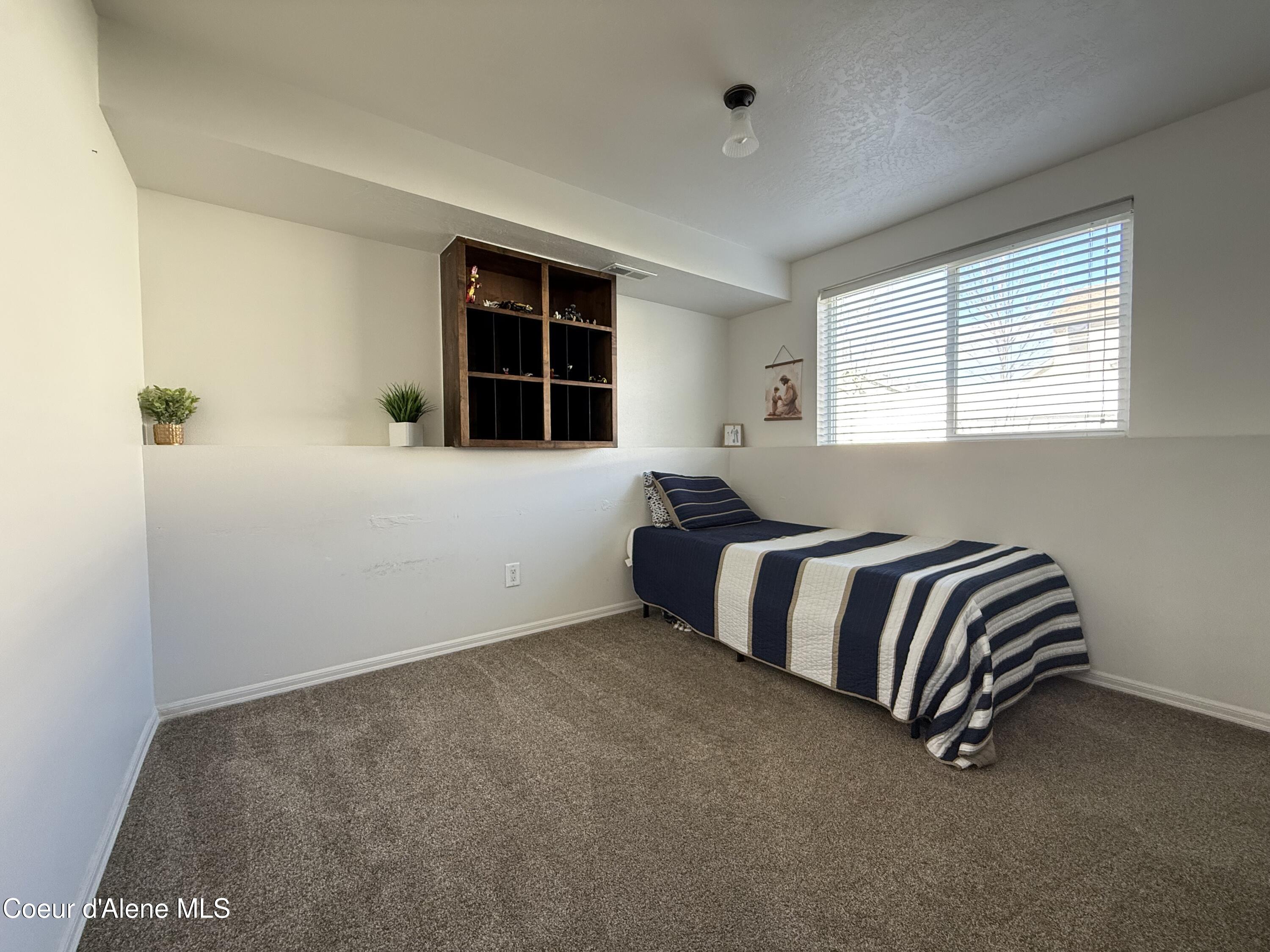 2887 W Cranberry AVE