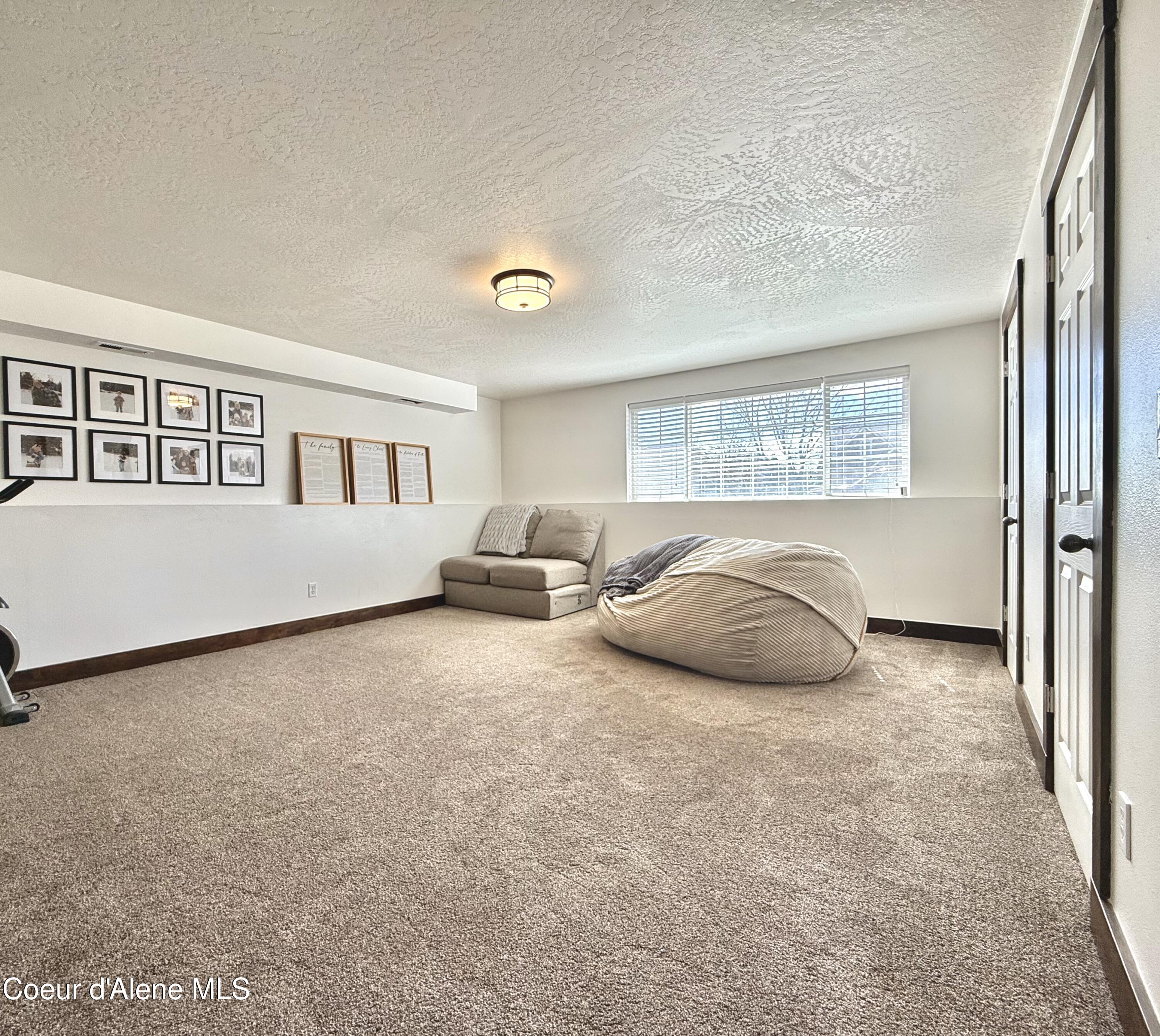 2887 W Cranberry AVE