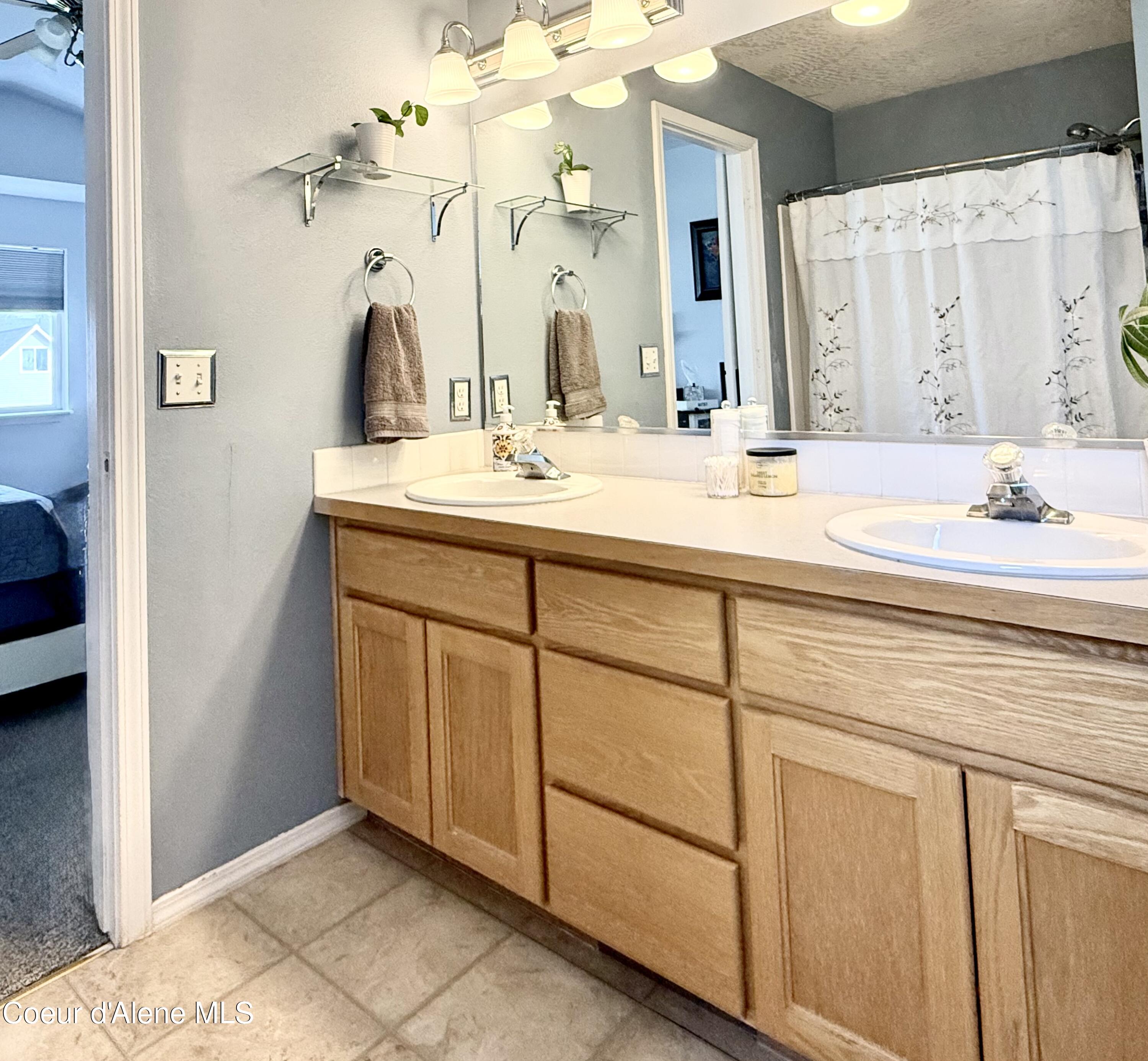 2675 W Beth LOOP